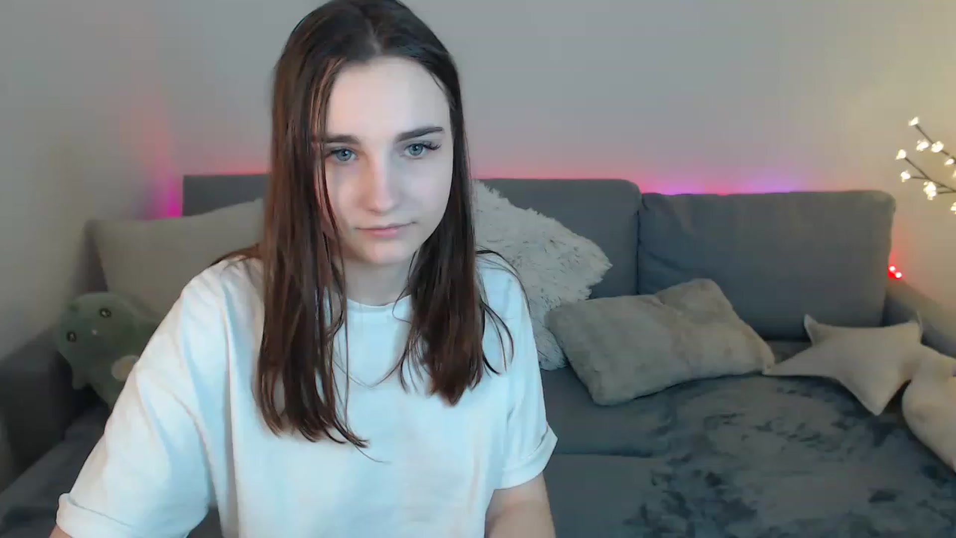 Gallery image thumbnail from LaneyGrey's myfreecams stream on, 03/17/2023, 13:03 image 16 of 20