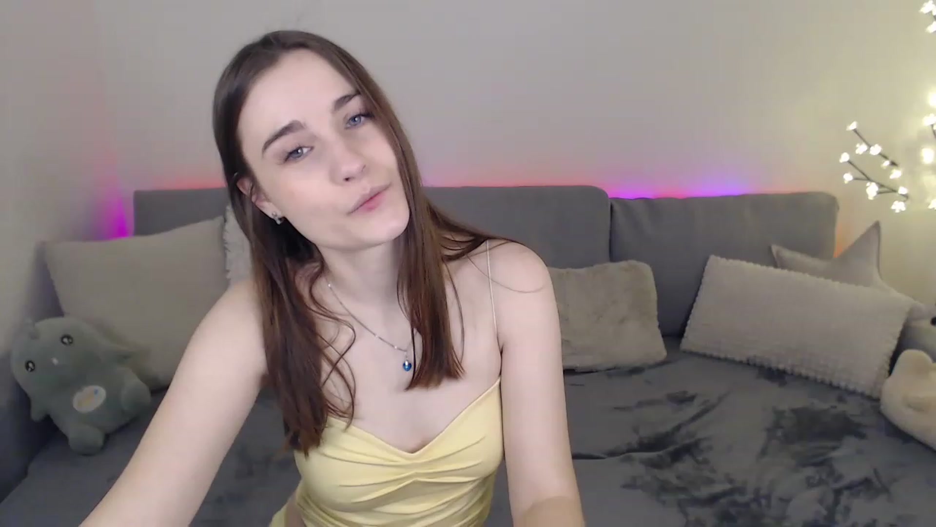 Gallery image thumbnail from LaneyGrey's myfreecams stream on, 03/18/2023, 09:51 image 12 of 20