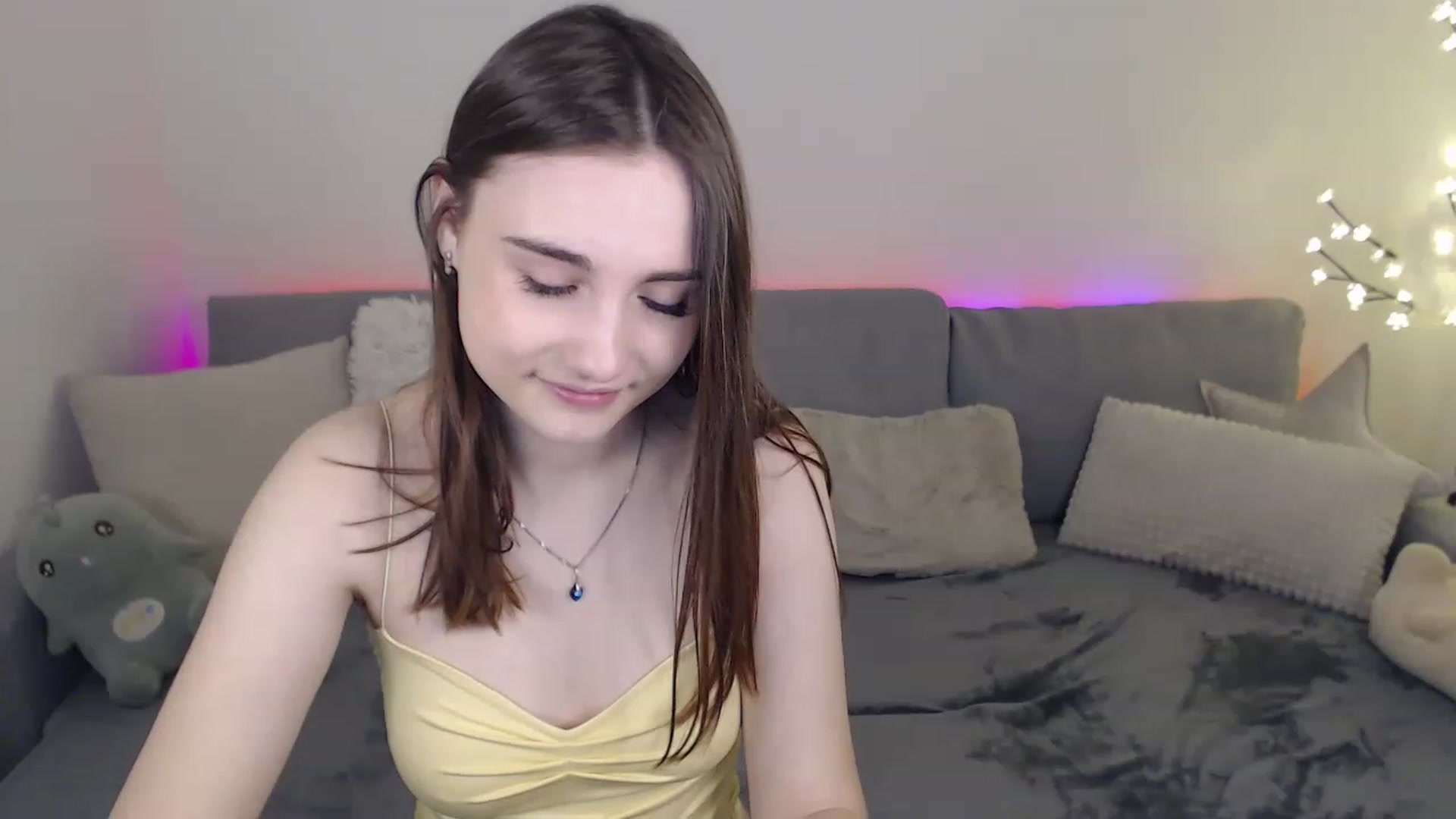 Gallery image thumbnail from LaneyGrey's myfreecams stream on, 03/18/2023, 09:51 image 8 of 20