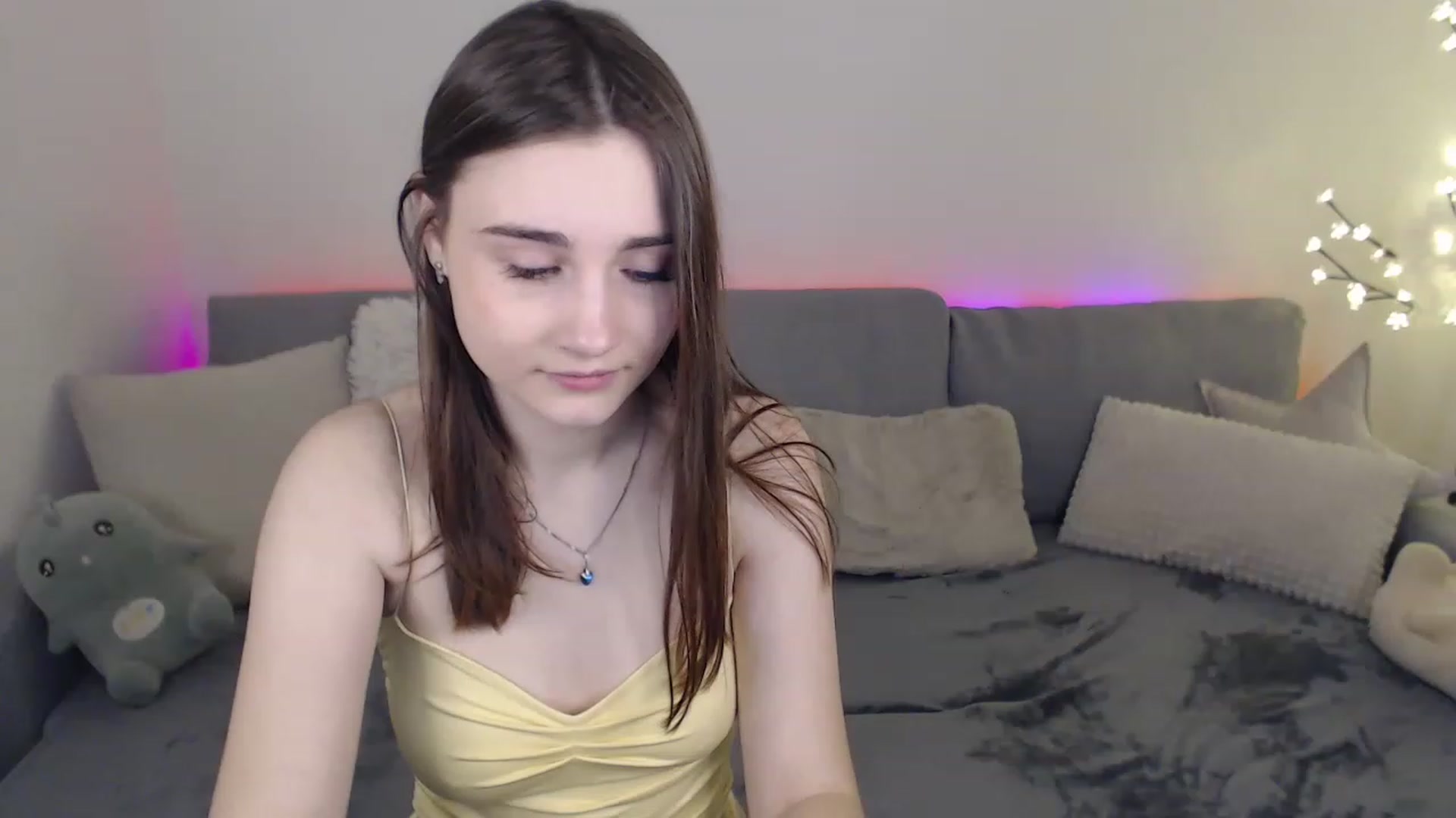 Gallery image thumbnail from LaneyGrey's myfreecams stream on, 03/18/2023, 09:51 image 10 of 20