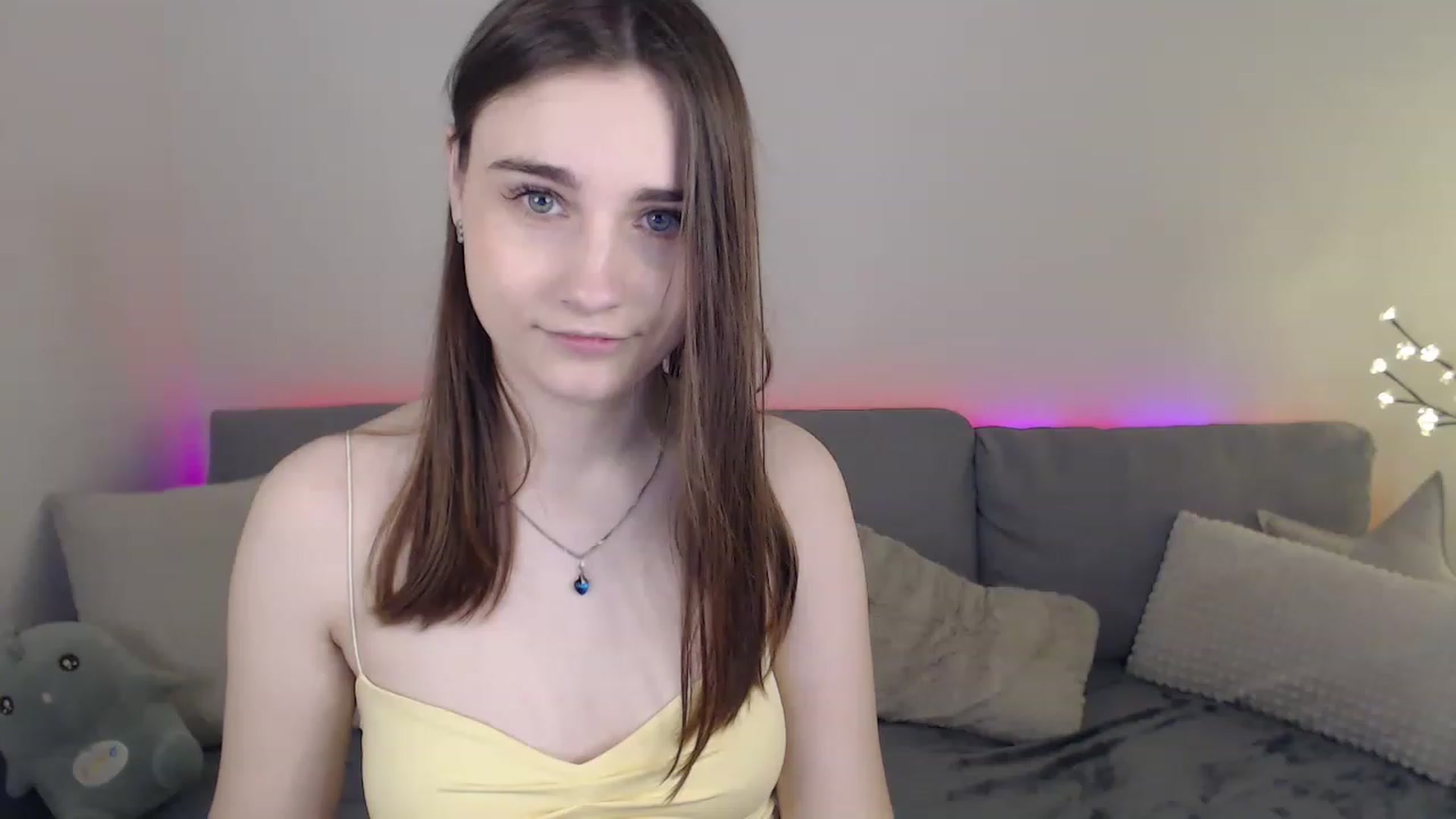 Gallery image thumbnail from LaneyGrey's myfreecams stream on, 03/18/2023, 12:00 image 1 of 20