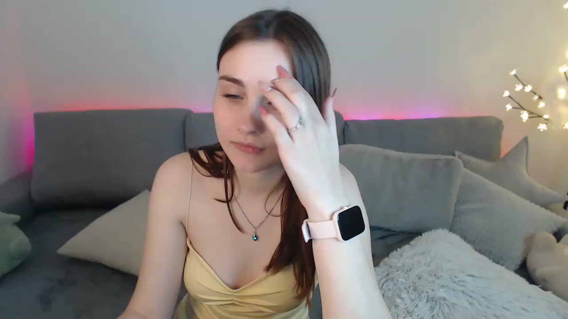 Gallery image thumbnail from LaneyGrey's myfreecams stream on, 03/18/2023, 14:03 image 15 of 20