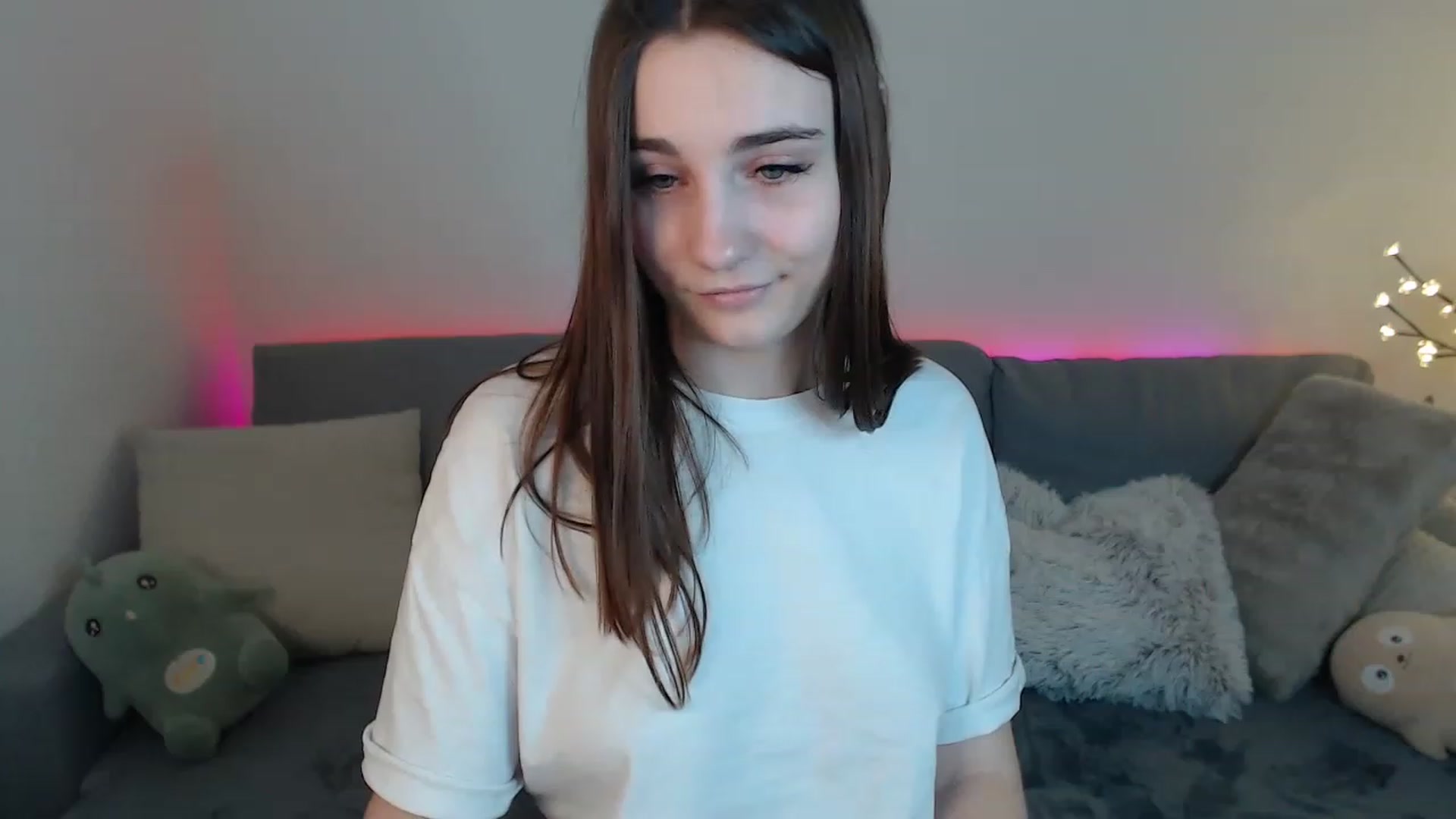 Gallery image thumbnail from LaneyGrey's myfreecams stream on, 03/20/2023, 11:50 image 16 of 20