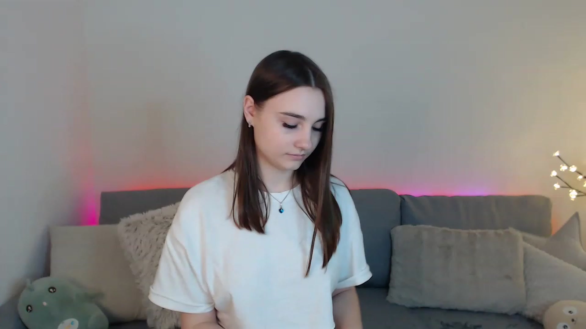 Gallery image thumbnail from LaneyGrey's myfreecams stream on, 03/20/2023, 11:50 image 9 of 20