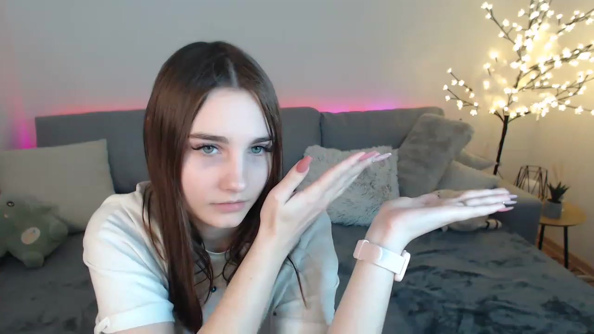 Gallery image thumbnail from LaneyGrey's myfreecams stream on, 03/20/2023, 13:58 image 16 of 20