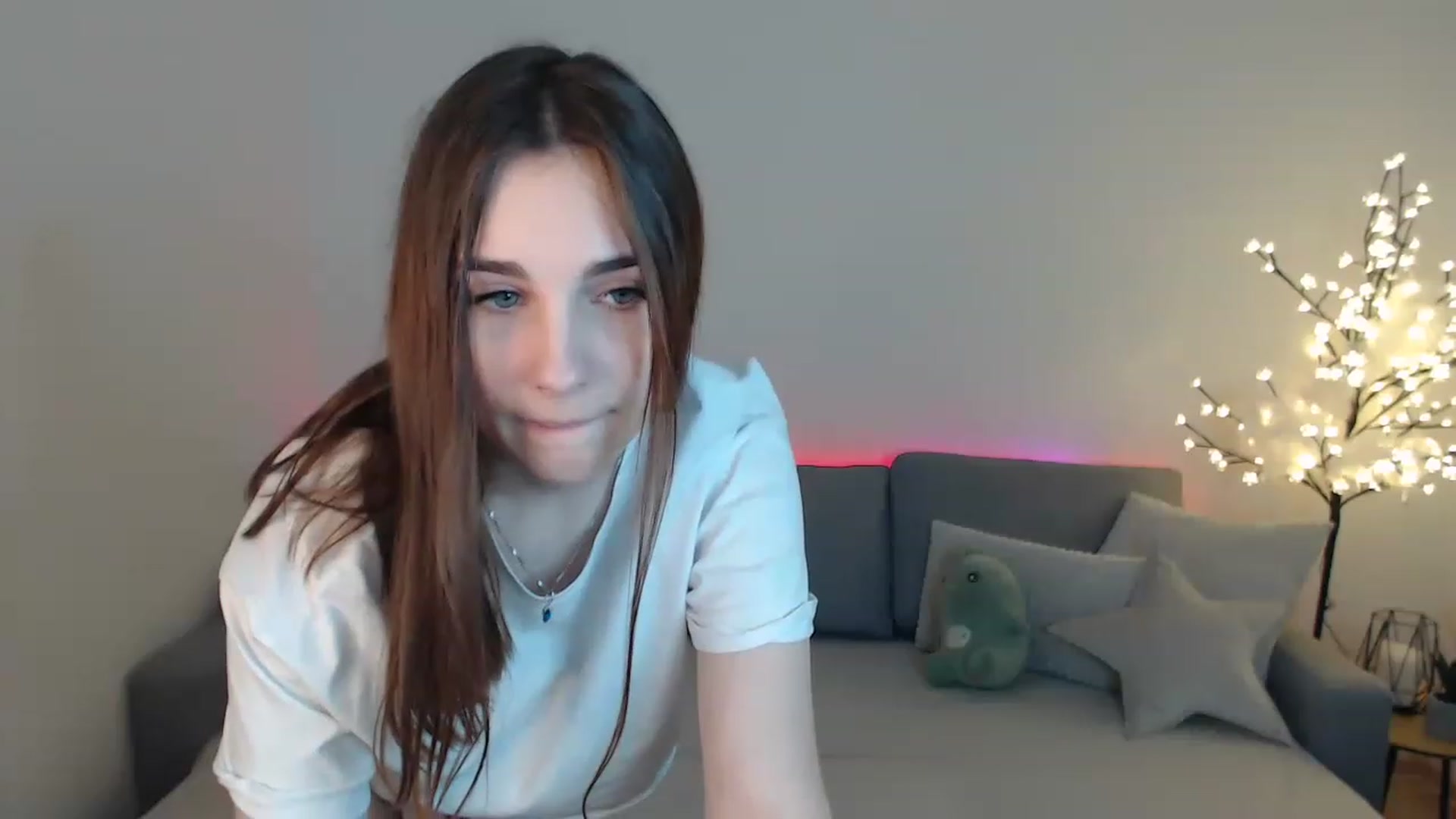 Gallery image thumbnail from LaneyGrey's myfreecams stream on, 03/24/2023, 10:12 image 17 of 20