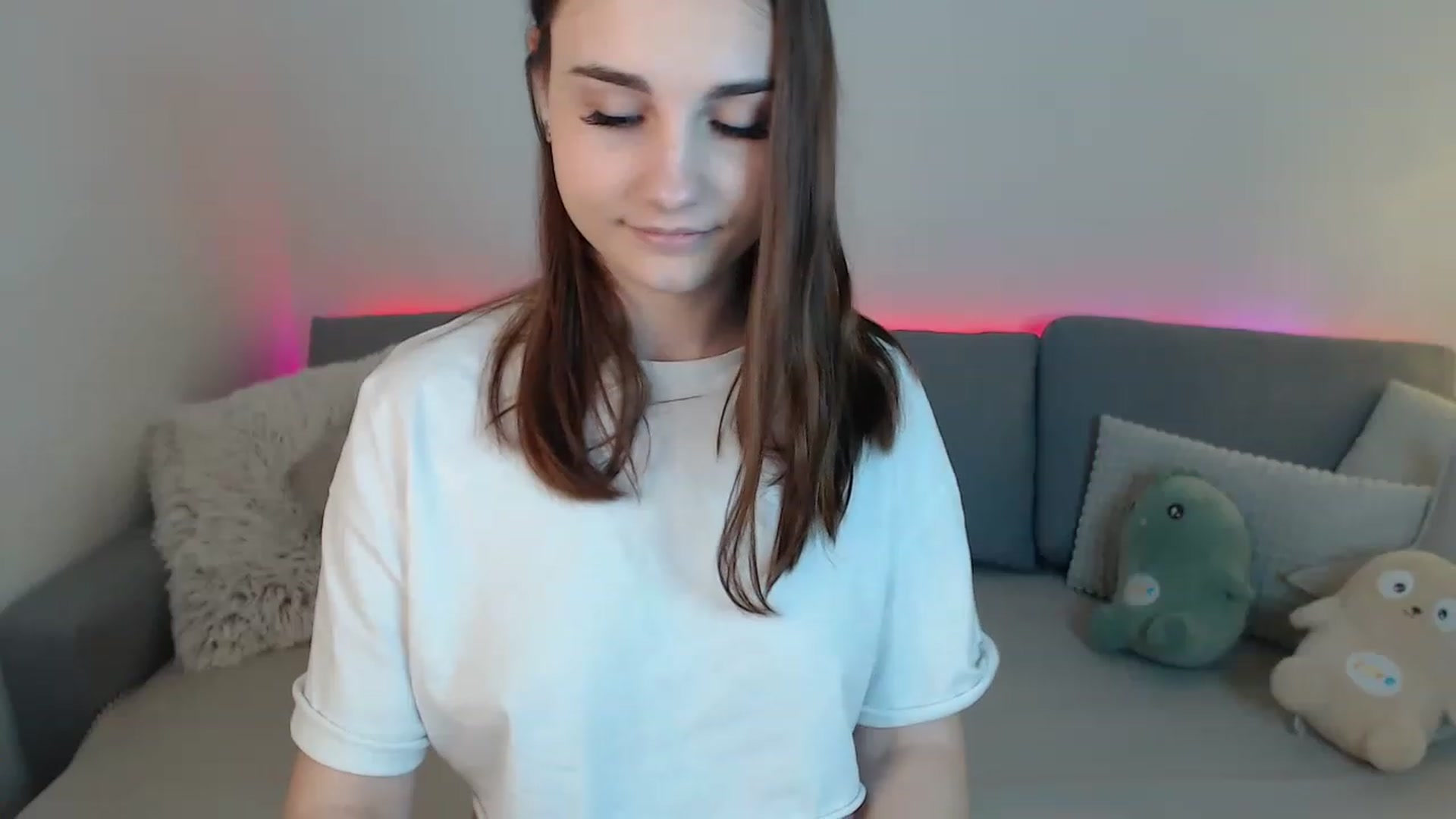 Gallery image thumbnail from LaneyGrey's myfreecams stream on, 03/24/2023, 10:12 image 3 of 20