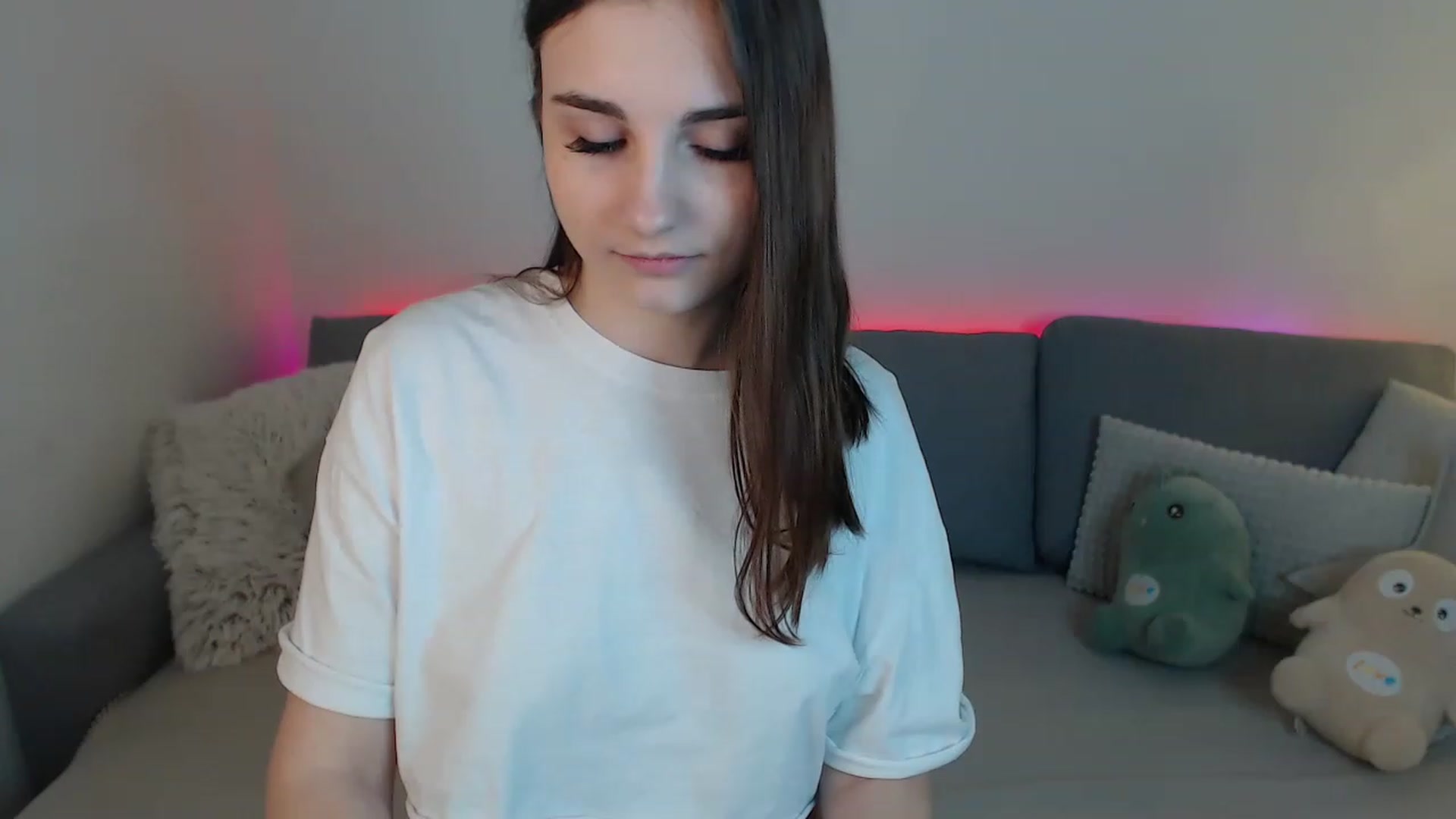 Gallery image thumbnail from LaneyGrey's myfreecams stream on, 03/24/2023, 10:12 image 6 of 20