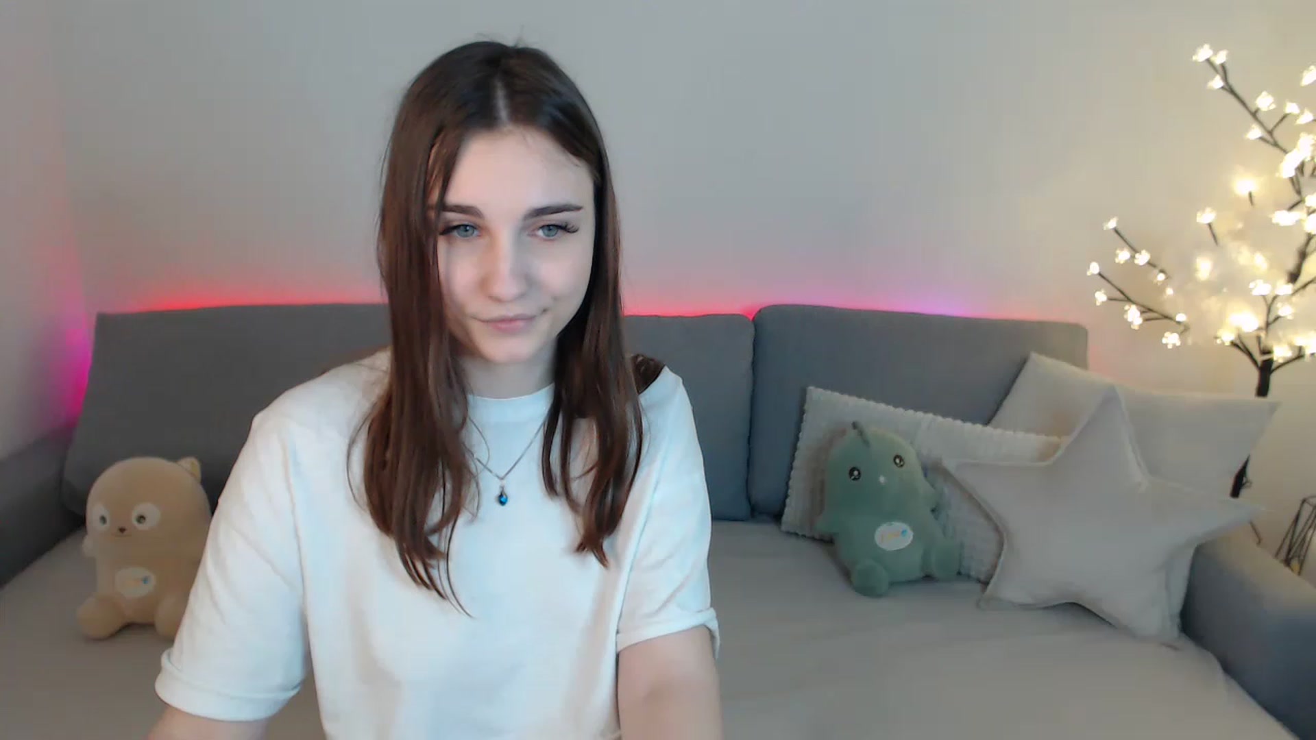 Gallery image thumbnail from LaneyGrey's myfreecams stream on, 03/24/2023, 12:14 image 7 of 20