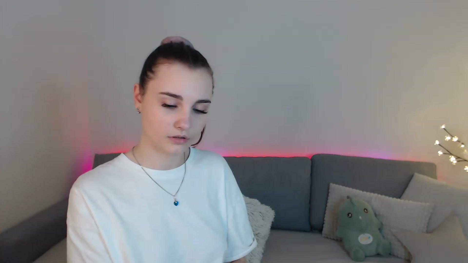 Gallery image thumbnail from LaneyGrey's myfreecams stream on, 03/24/2023, 12:14 image 18 of 20