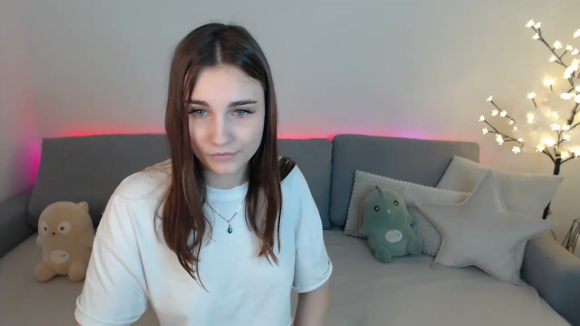 Gallery image thumbnail from LaneyGrey's myfreecams stream on, 03/24/2023, 12:14 image 6 of 20