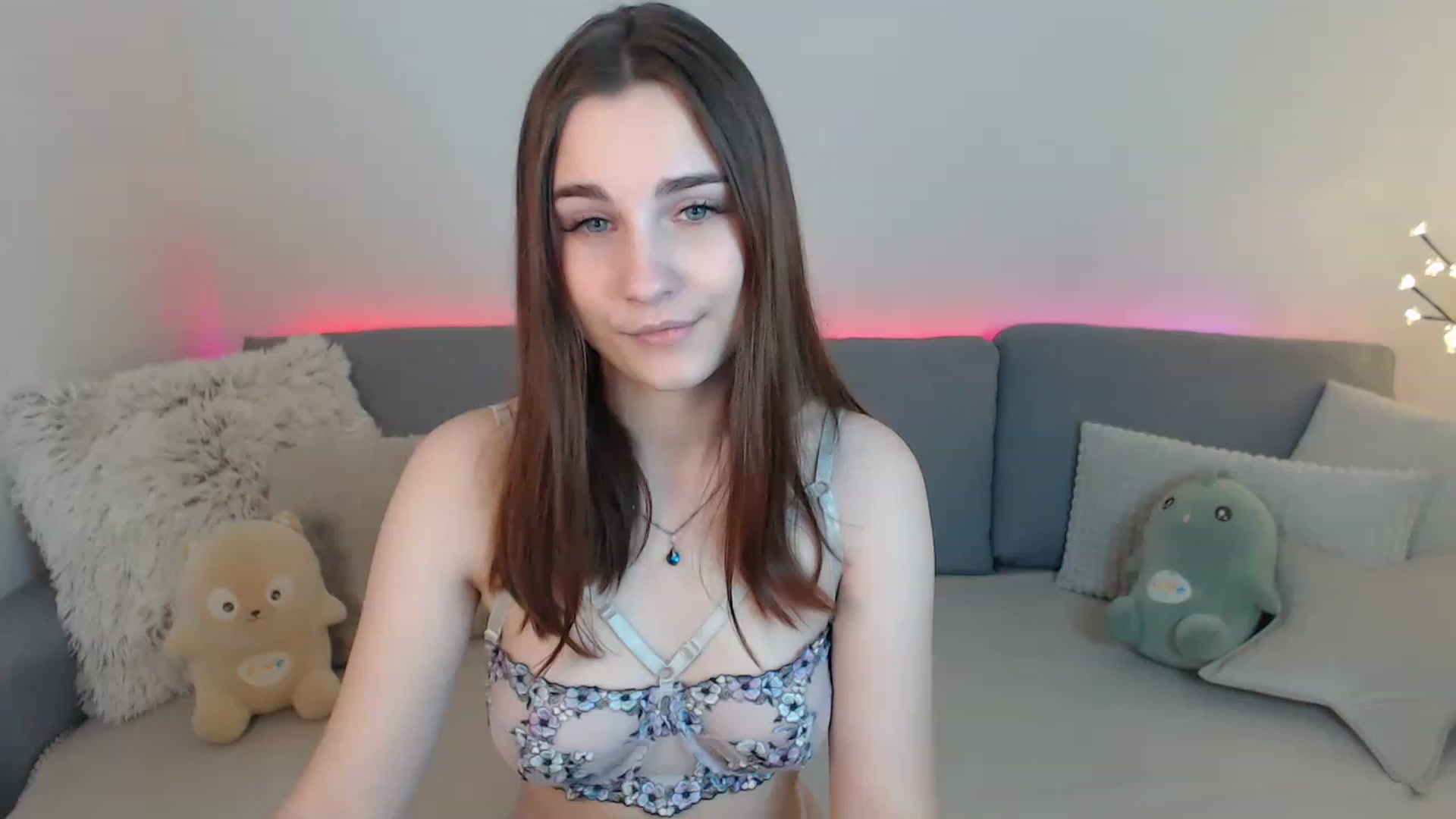 Gallery image thumbnail from LaneyGrey's myfreecams stream on, 03/25/2023, 09:30 image 8 of 20