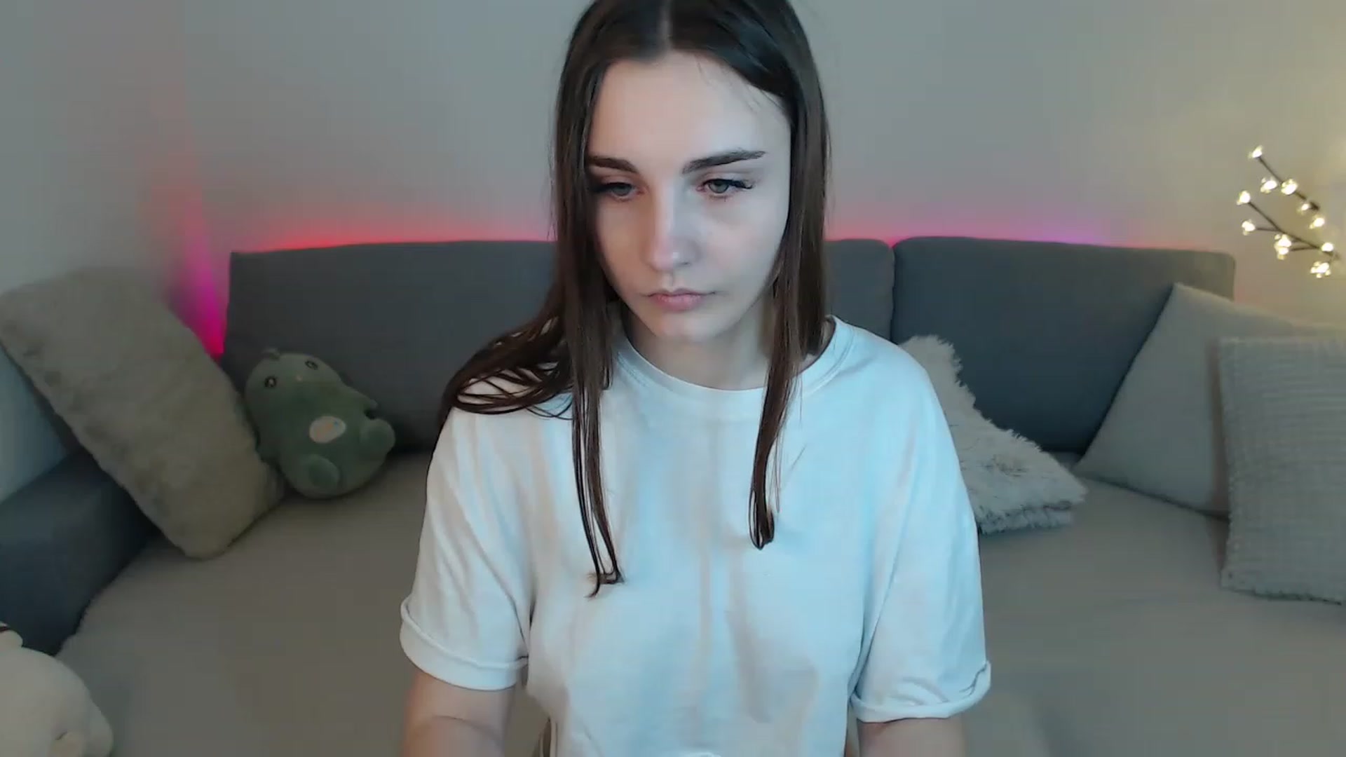 Gallery image thumbnail from LaneyGrey's myfreecams stream on, 03/25/2023, 11:28 image 17 of 20