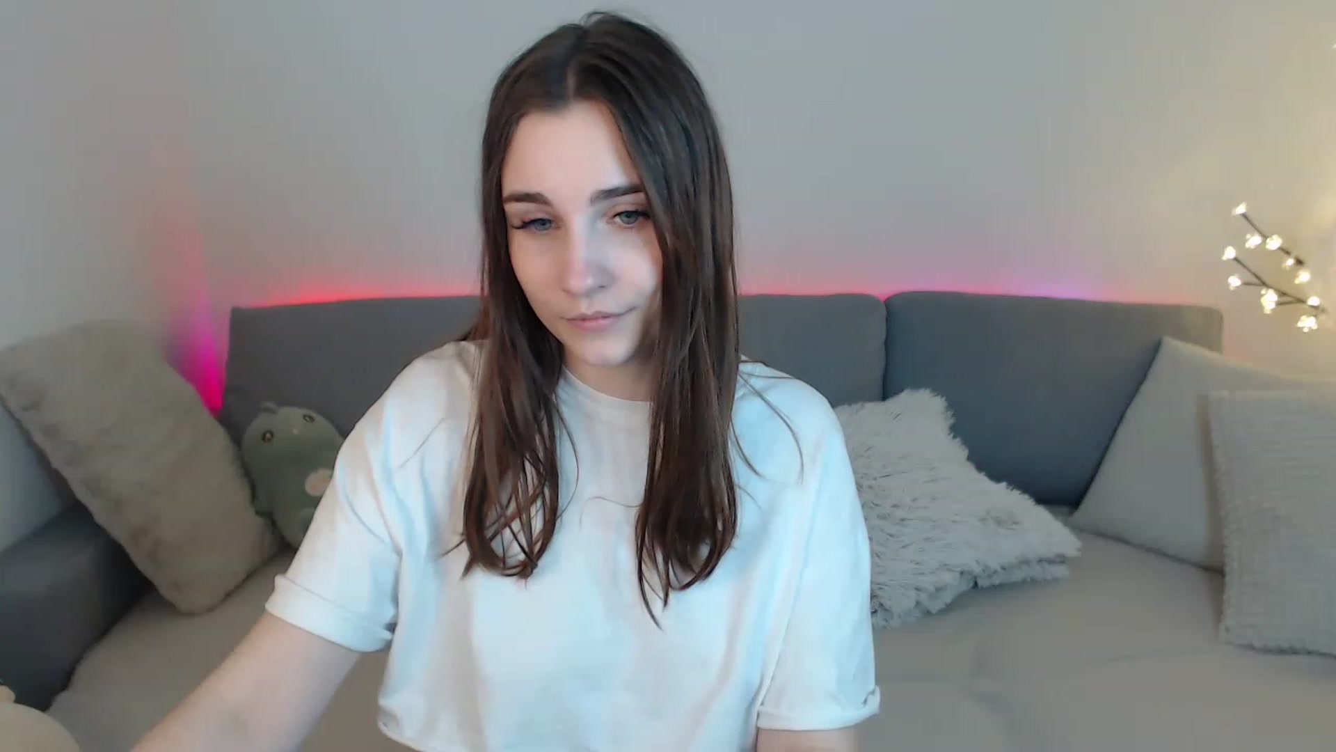 Gallery image thumbnail from LaneyGrey's myfreecams stream on, 03/25/2023, 11:28 image 3 of 20