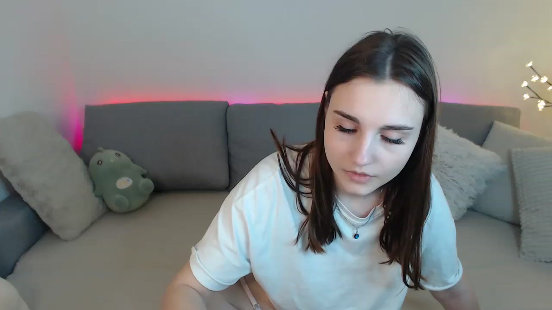 Gallery image thumbnail from LaneyGrey's myfreecams stream on, 03/25/2023, 12:30 image 17 of 20