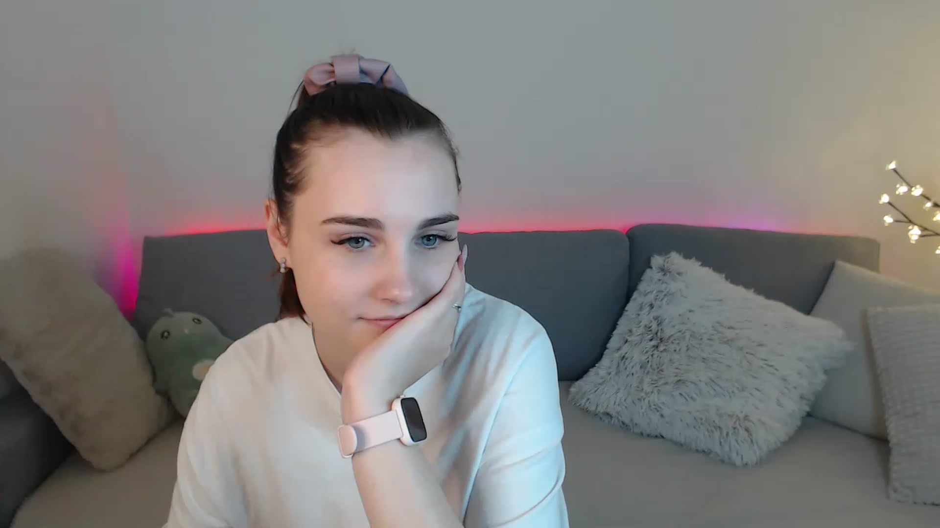 Gallery image thumbnail from LaneyGrey's myfreecams stream on, 03/25/2023, 13:21 image 1 of 20