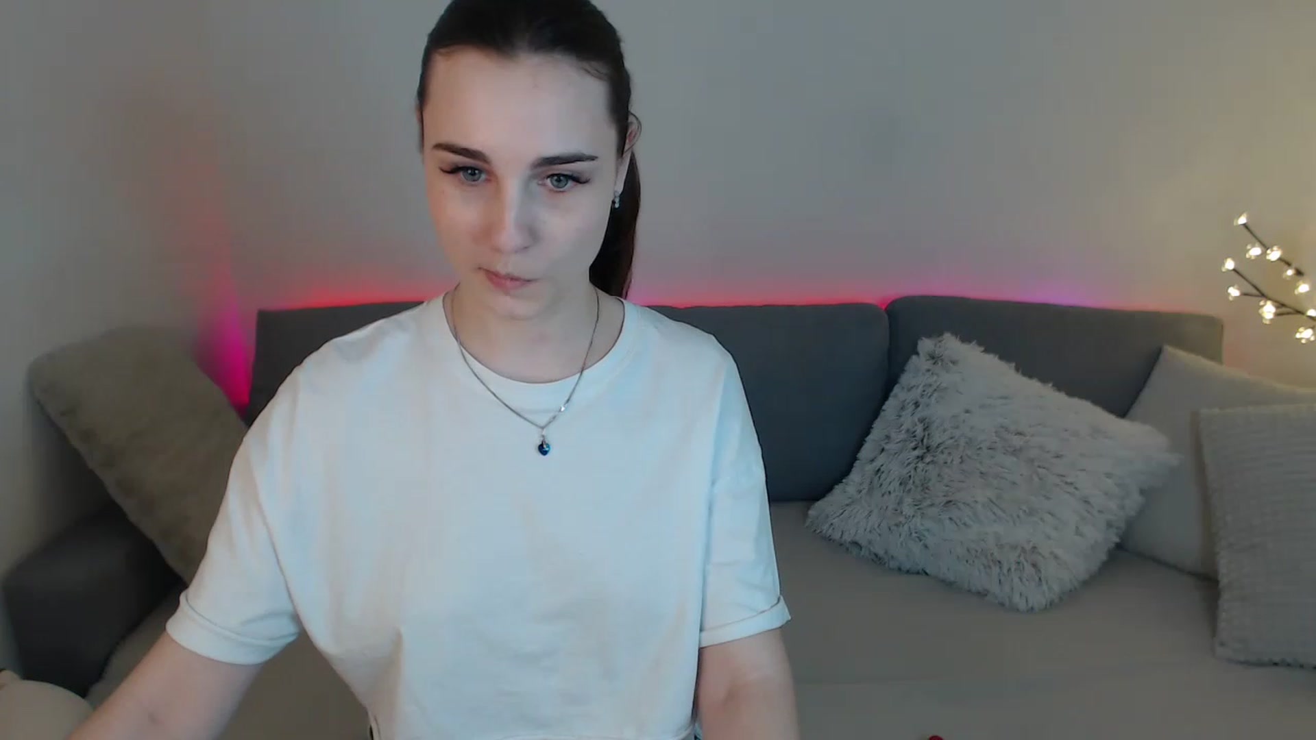 Gallery image thumbnail from LaneyGrey's myfreecams stream on, 03/25/2023, 13:21 image 7 of 20