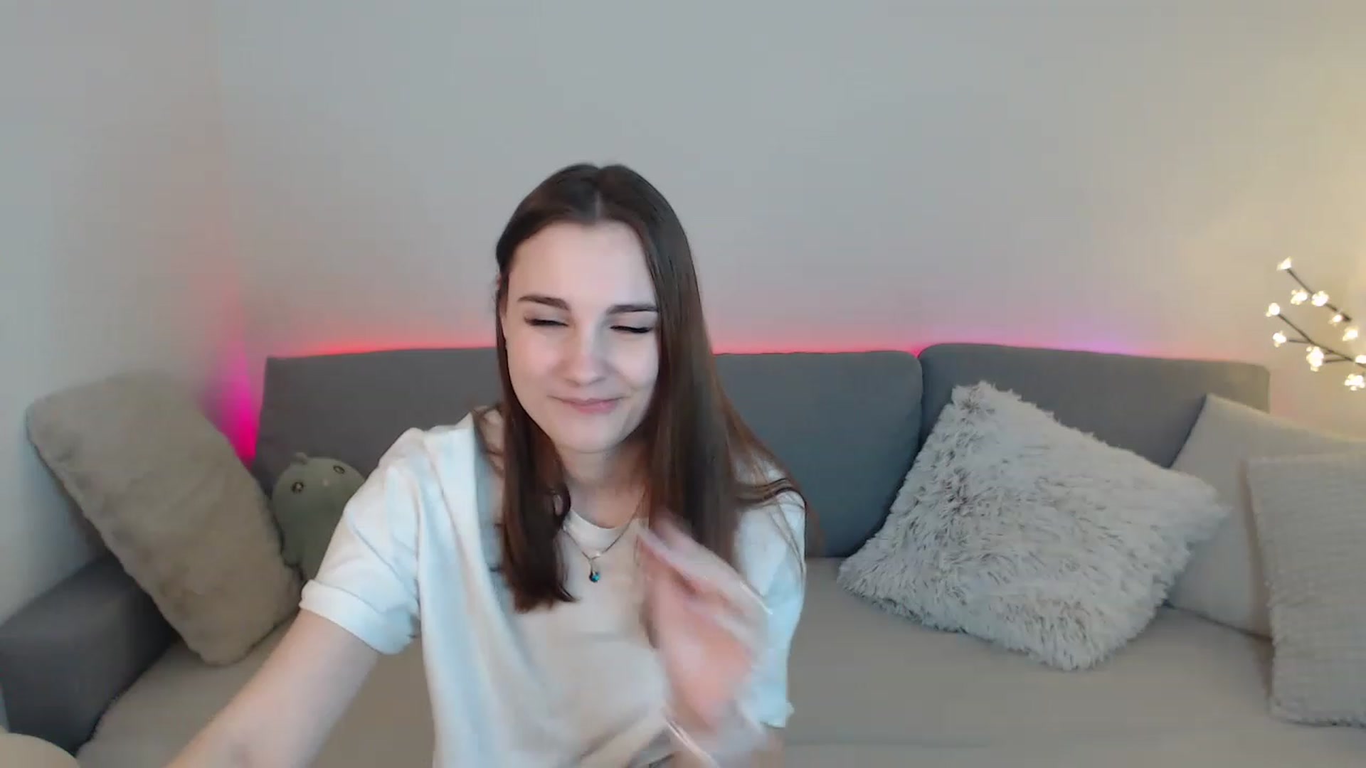 Gallery image thumbnail from LaneyGrey's myfreecams stream on, 03/25/2023, 13:21 image 19 of 20