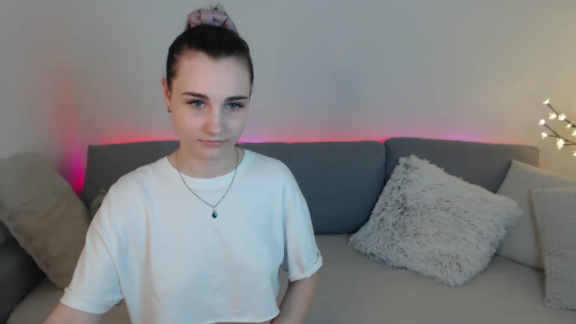 Gallery image thumbnail from LaneyGrey's myfreecams stream on, 03/25/2023, 13:21 image 4 of 20