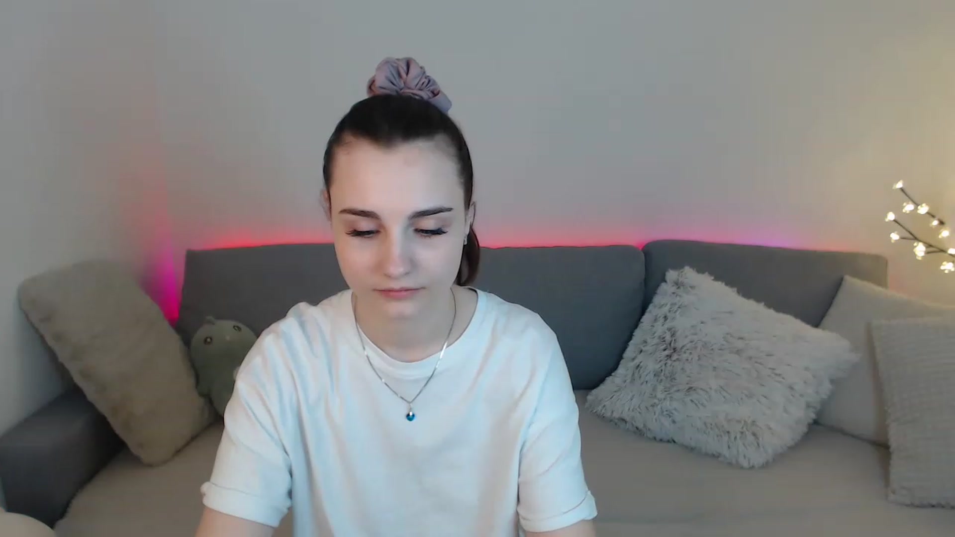 Gallery image thumbnail from LaneyGrey's myfreecams stream on, 03/25/2023, 13:21 image 13 of 20