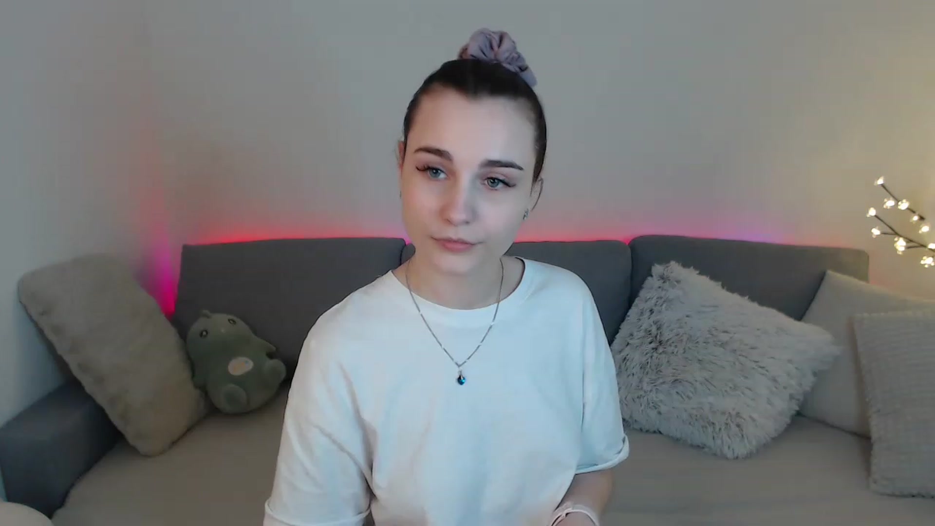 Gallery image thumbnail from LaneyGrey's myfreecams stream on, 03/25/2023, 13:21 image 11 of 20