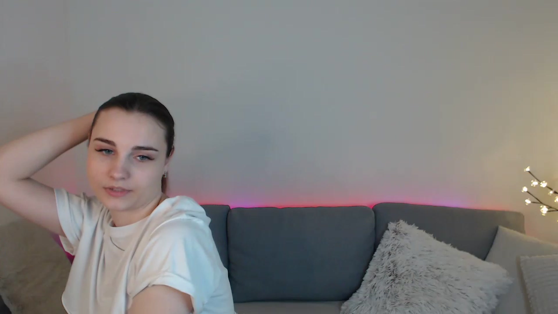 Gallery image thumbnail from LaneyGrey's myfreecams stream on, 03/25/2023, 13:21 image 6 of 20