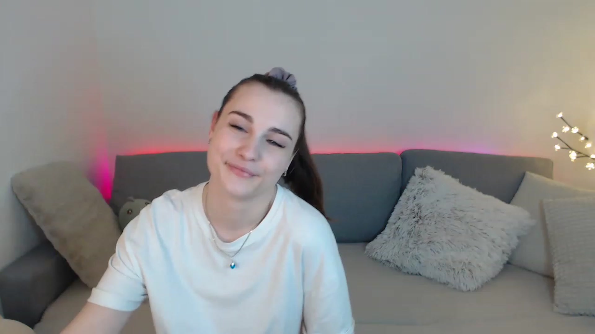 Gallery image thumbnail from LaneyGrey's myfreecams stream on, 03/25/2023, 13:21 image 14 of 20
