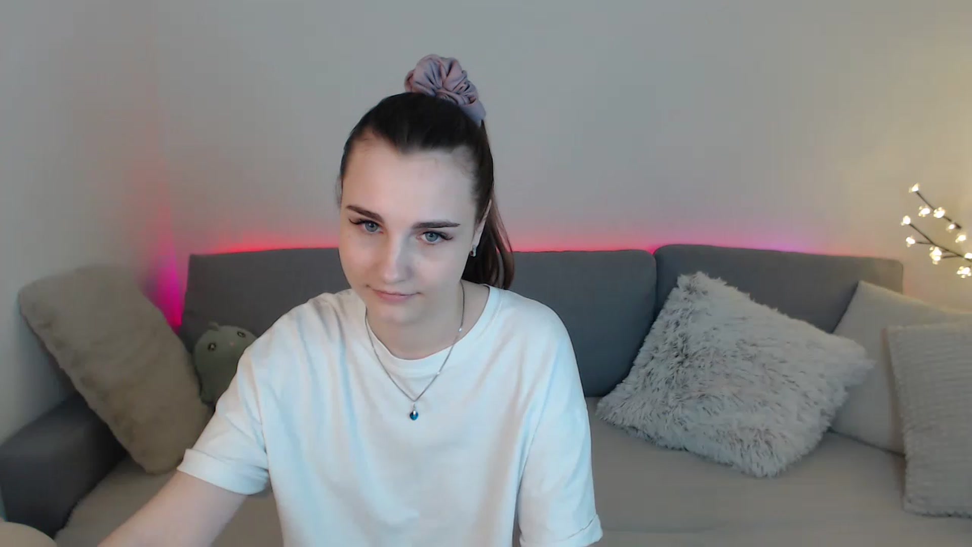 Gallery image thumbnail from LaneyGrey's myfreecams stream on, 03/25/2023, 13:21 image 16 of 20