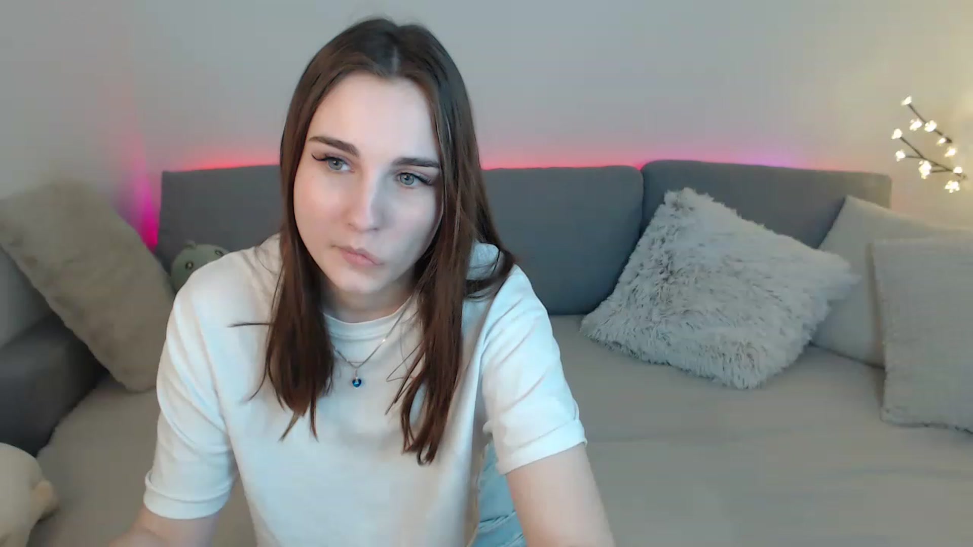 Gallery image thumbnail from LaneyGrey's myfreecams stream on, 03/25/2023, 14:48 image 4 of 20