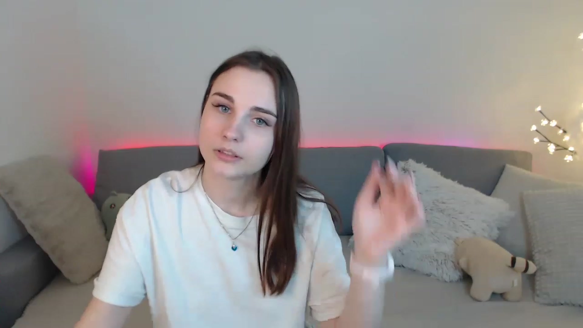 Gallery image thumbnail from LaneyGrey's myfreecams stream on, 03/25/2023, 14:48 image 17 of 20
