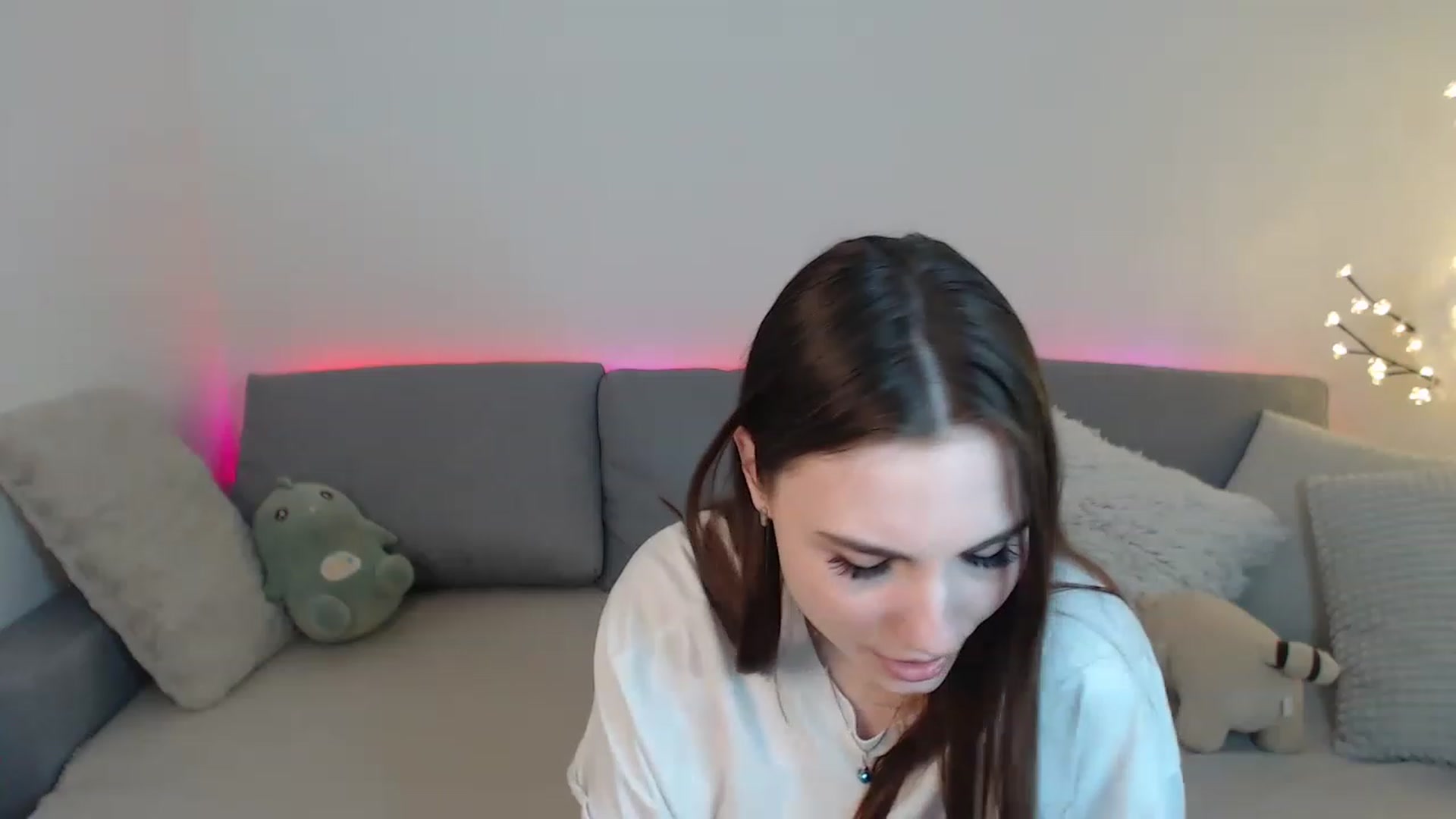 Gallery image thumbnail from LaneyGrey's myfreecams stream on, 03/25/2023, 14:48 image 19 of 20