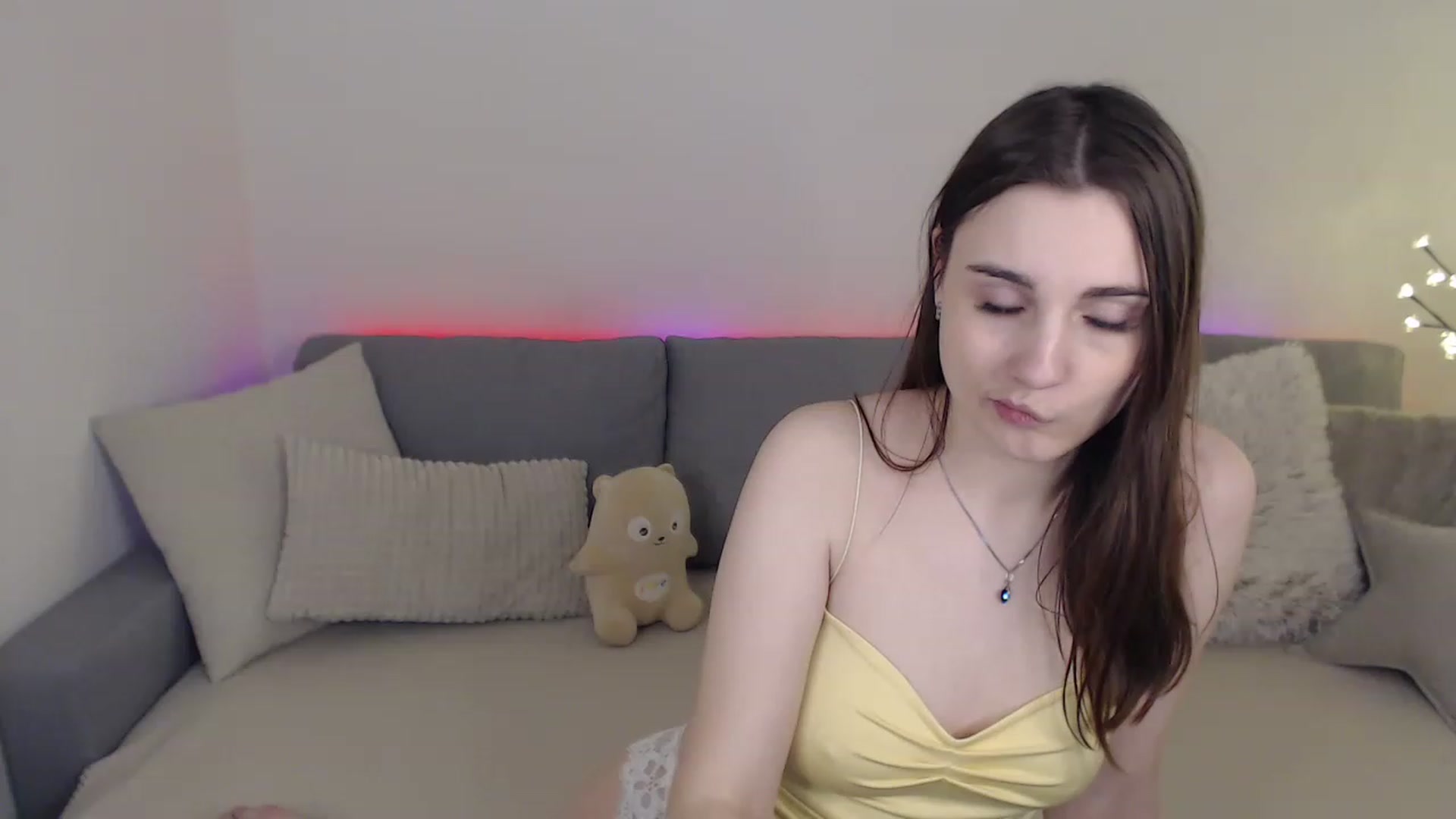 Gallery image thumbnail from LaneyGrey's myfreecams stream on, 03/27/2023, 09:41 image 3 of 20