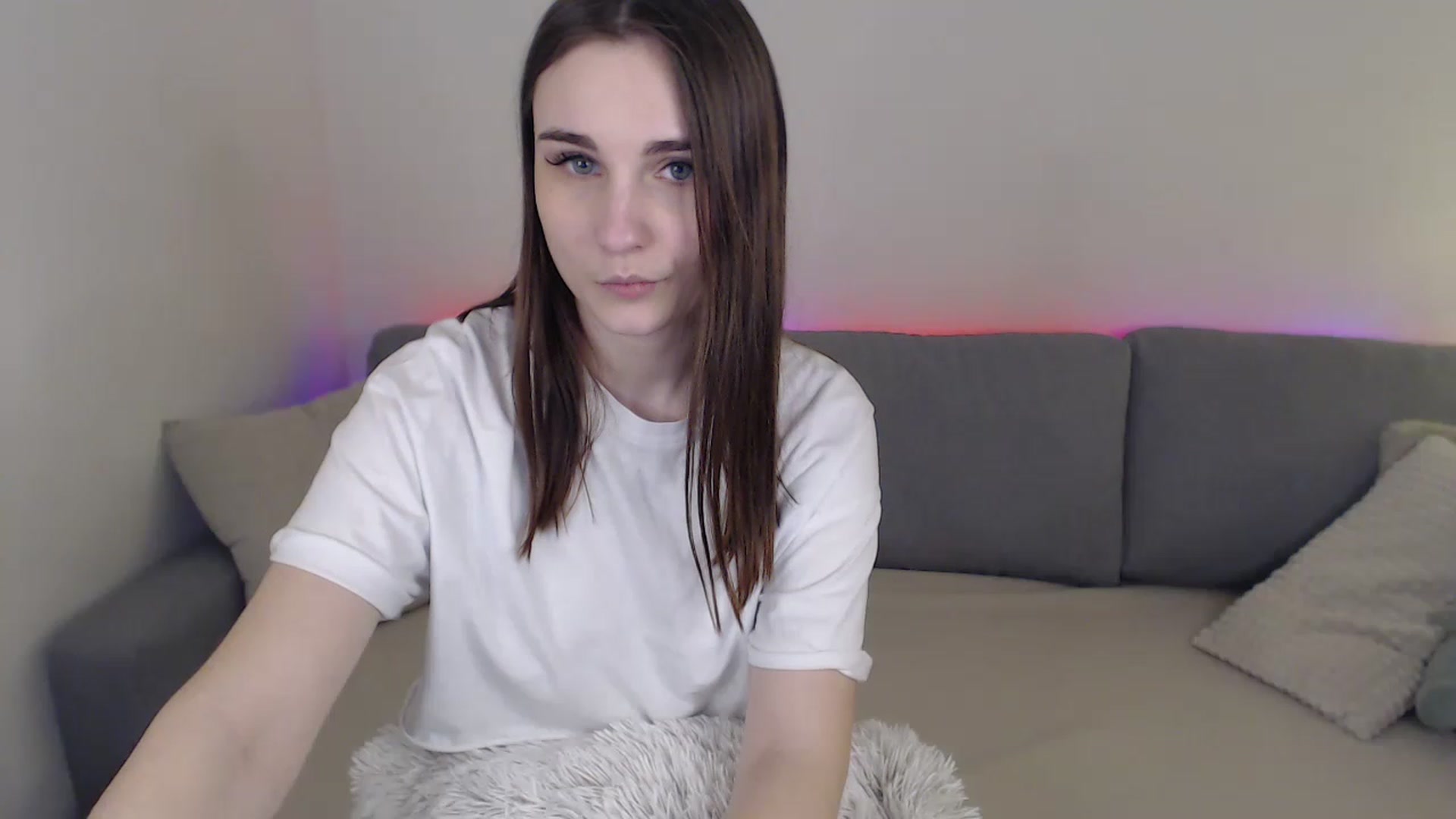 Gallery image thumbnail from LaneyGrey's myfreecams stream on, 03/28/2023, 14:00 image 11 of 20