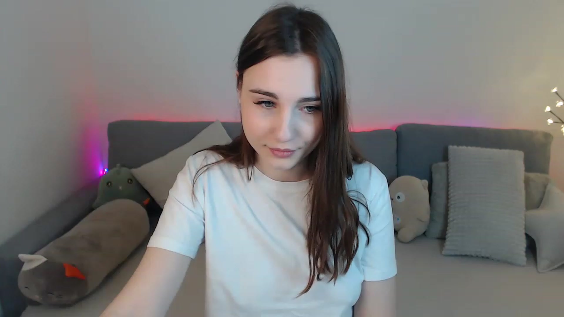 Gallery image thumbnail from LaneyGrey's myfreecams stream on, 03/30/2023, 09:36 image 10 of 20