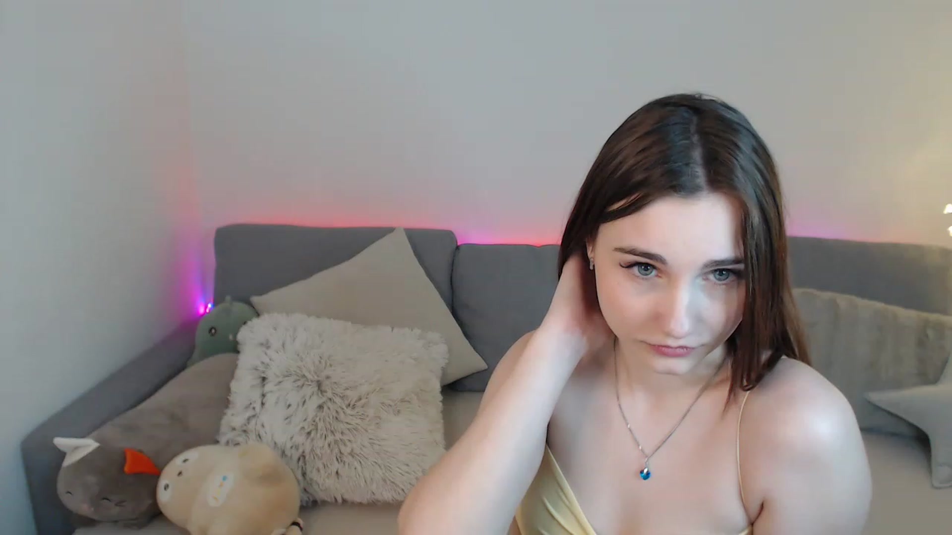 Gallery image thumbnail from LaneyGrey's myfreecams stream on, 03/30/2023, 11:54 image 18 of 20