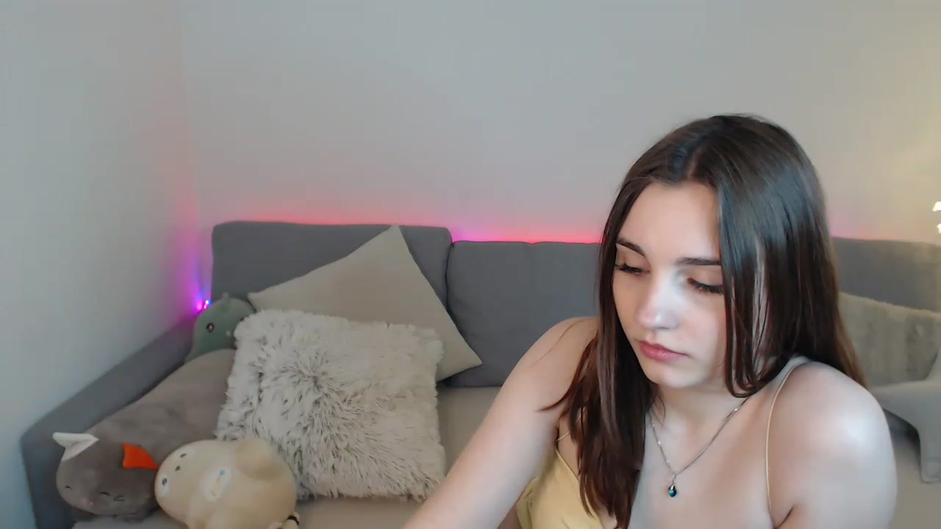 Gallery image thumbnail from LaneyGrey's myfreecams stream on, 03/30/2023, 11:54 image 19 of 20