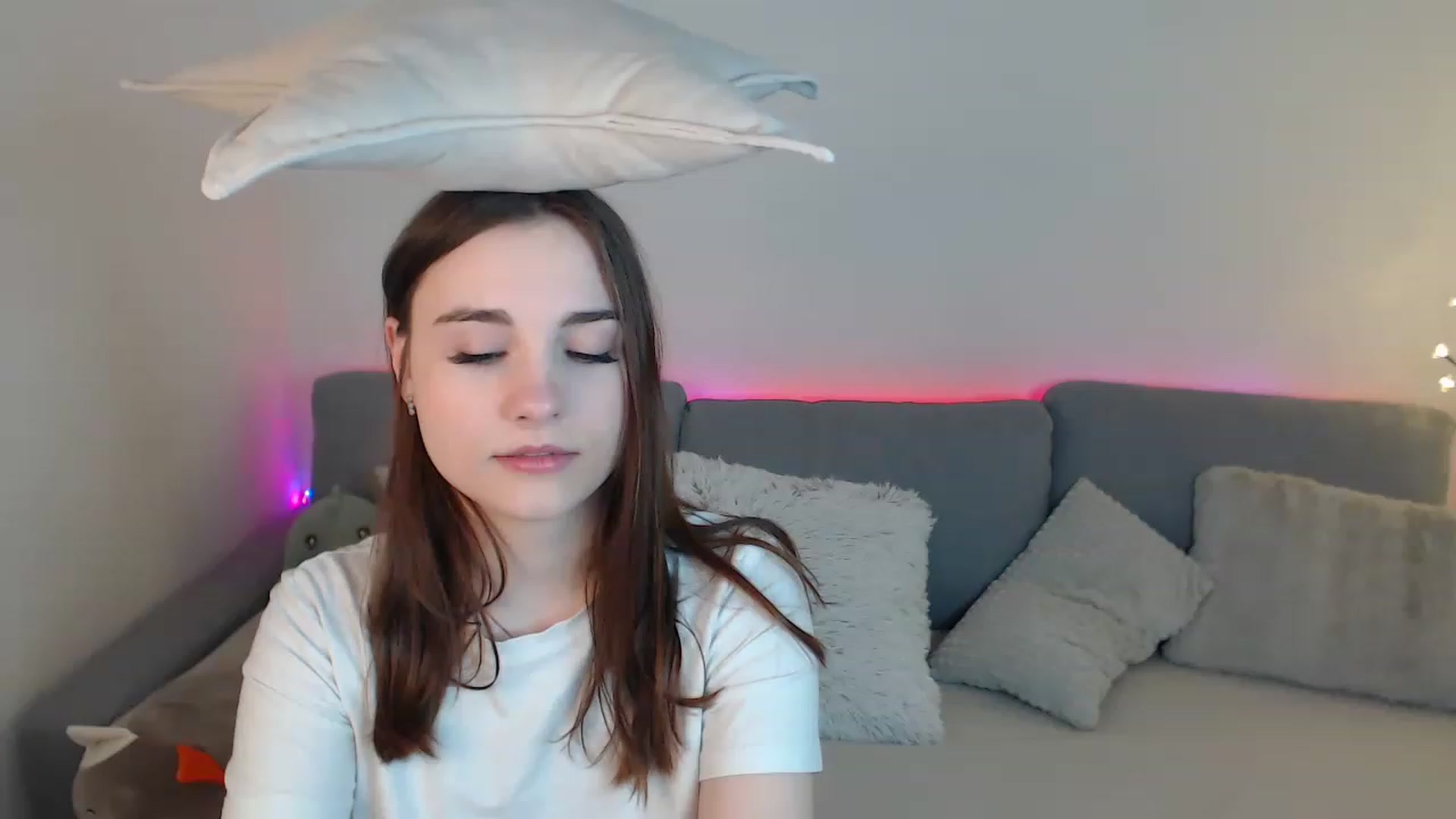 Gallery image thumbnail from LaneyGrey's myfreecams stream on, 03/31/2023, 09:57 image 13 of 20