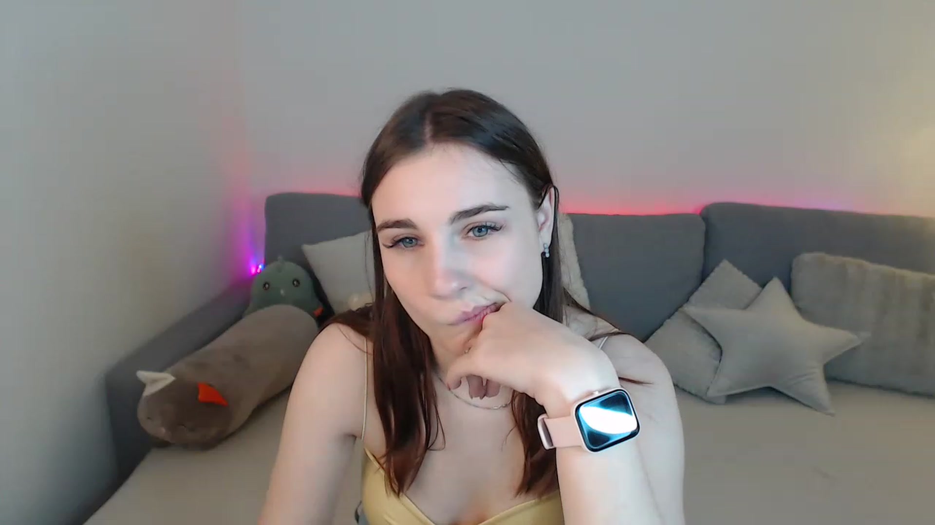 Gallery image thumbnail from LaneyGrey's myfreecams stream on, 03/31/2023, 09:57 image 19 of 20