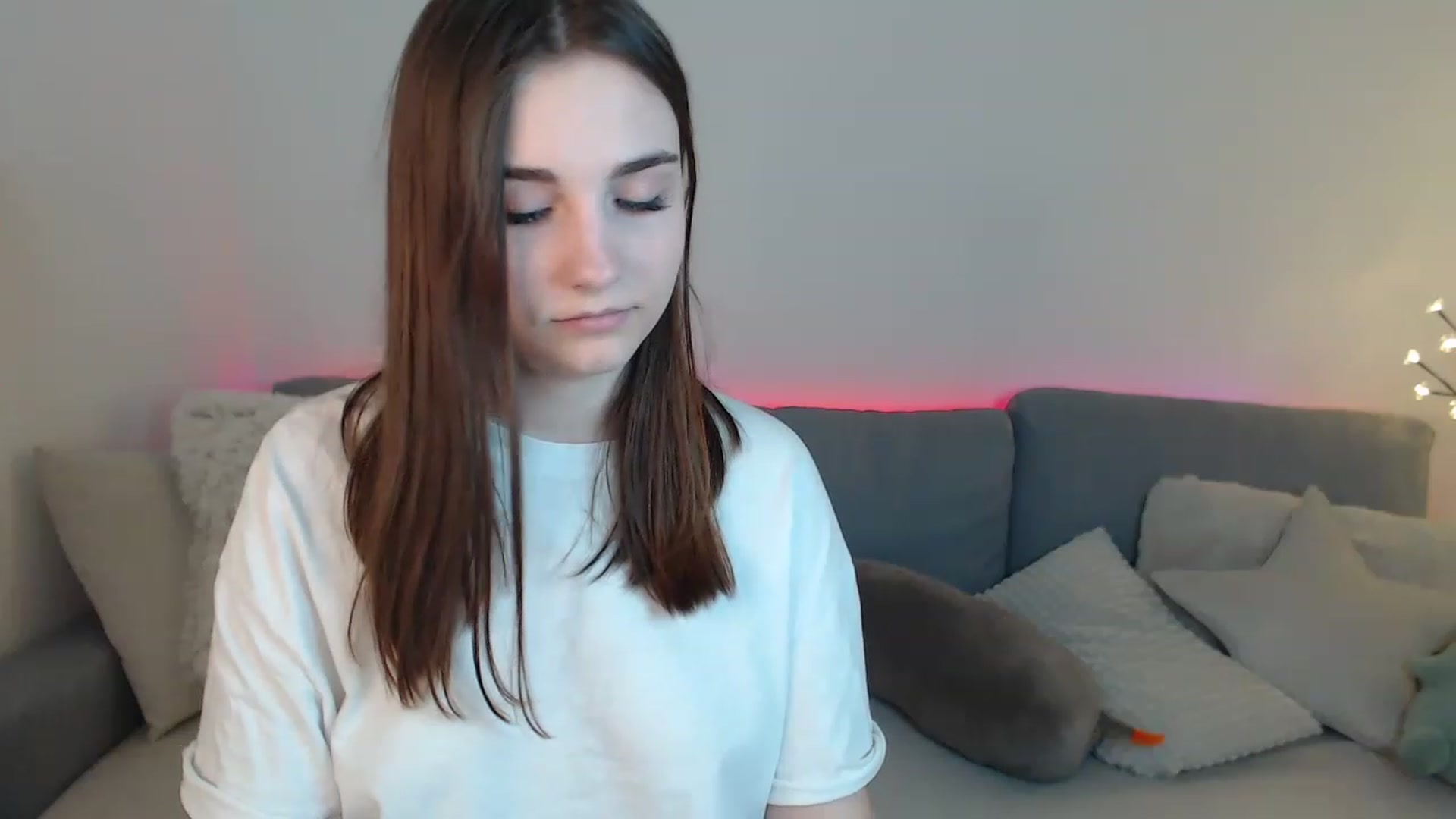 Gallery image thumbnail from LaneyGrey's myfreecams stream on, 04/04/2023, 10:00 image 13 of 20