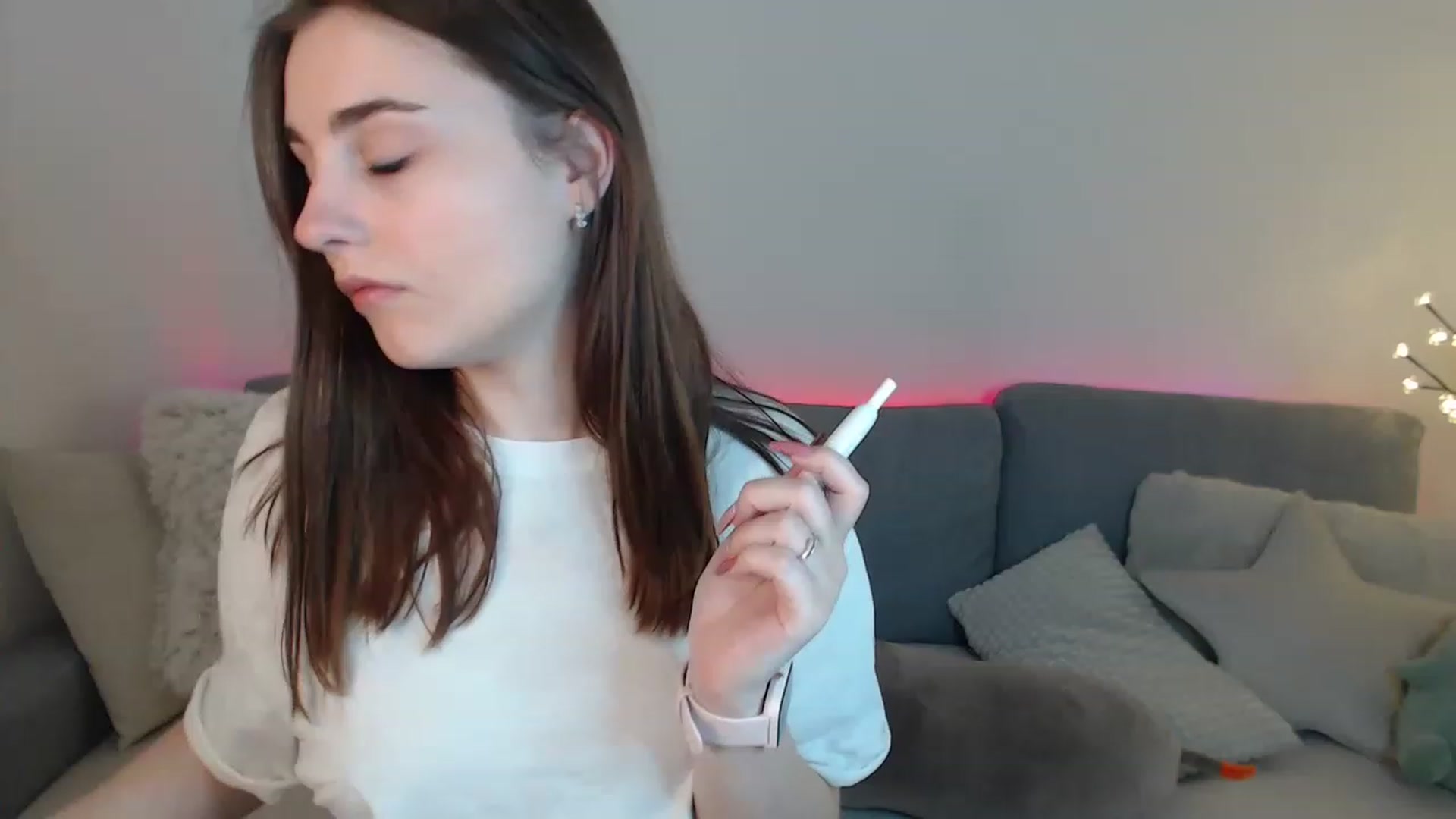 Gallery image thumbnail from LaneyGrey's myfreecams stream on, 04/04/2023, 10:00 image 6 of 20