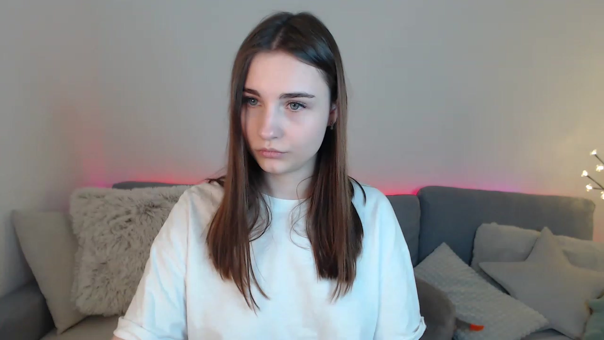 Gallery image thumbnail from LaneyGrey's myfreecams stream on, 04/04/2023, 10:00 image 19 of 20