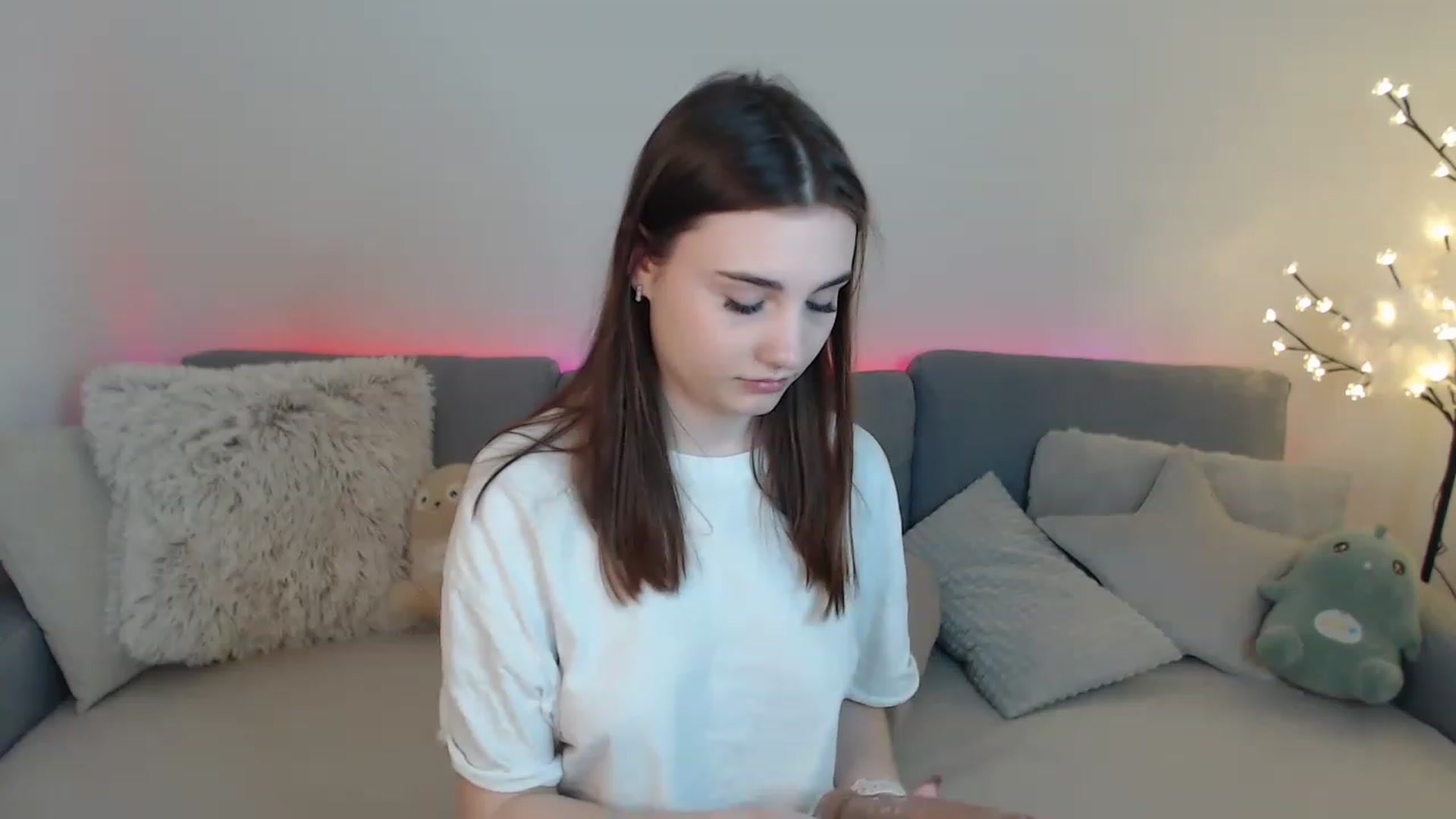 Gallery image thumbnail from LaneyGrey's myfreecams stream on, 04/04/2023, 10:00 image 1 of 20