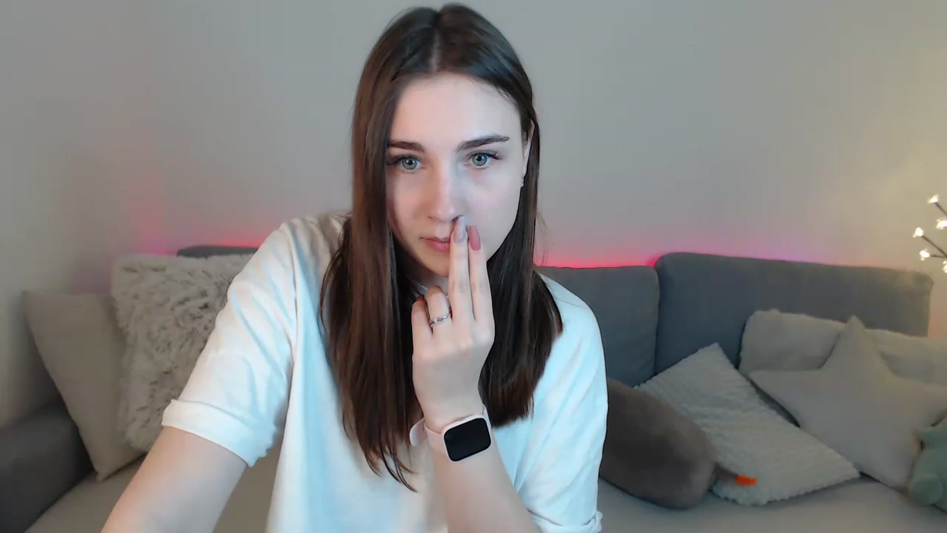 Gallery image thumbnail from LaneyGrey's myfreecams stream on, 04/04/2023, 10:00 image 12 of 20