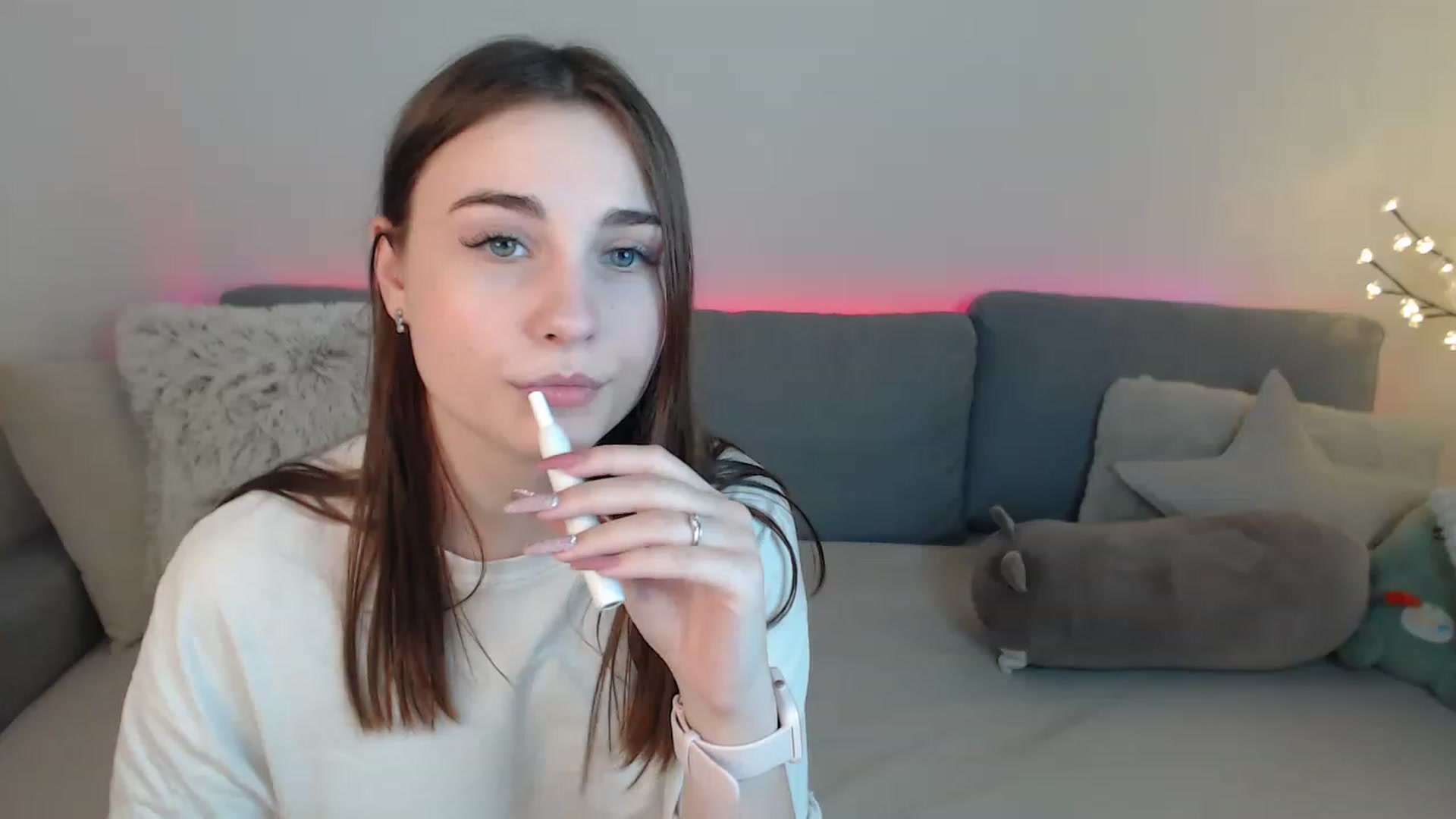 Gallery image thumbnail from LaneyGrey's myfreecams stream on, 04/04/2023, 10:58 image 4 of 20