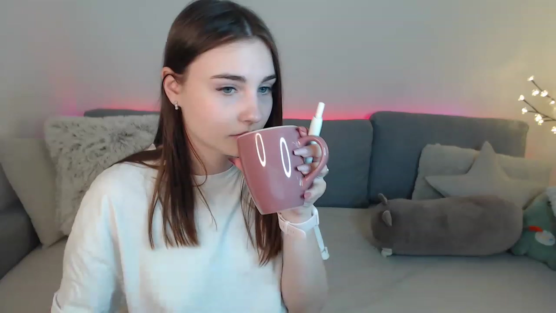 Gallery image thumbnail from LaneyGrey's myfreecams stream on, 04/04/2023, 10:58 image 1 of 20