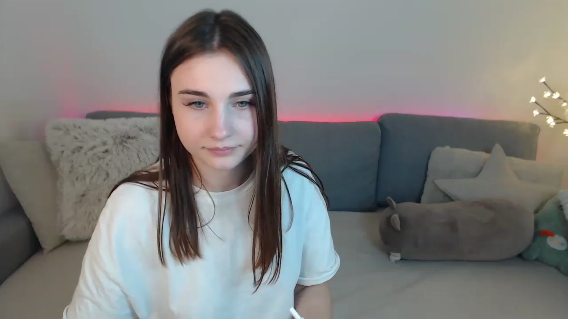 Gallery image thumbnail from LaneyGrey's myfreecams stream on, 04/04/2023, 10:58 image 6 of 20
