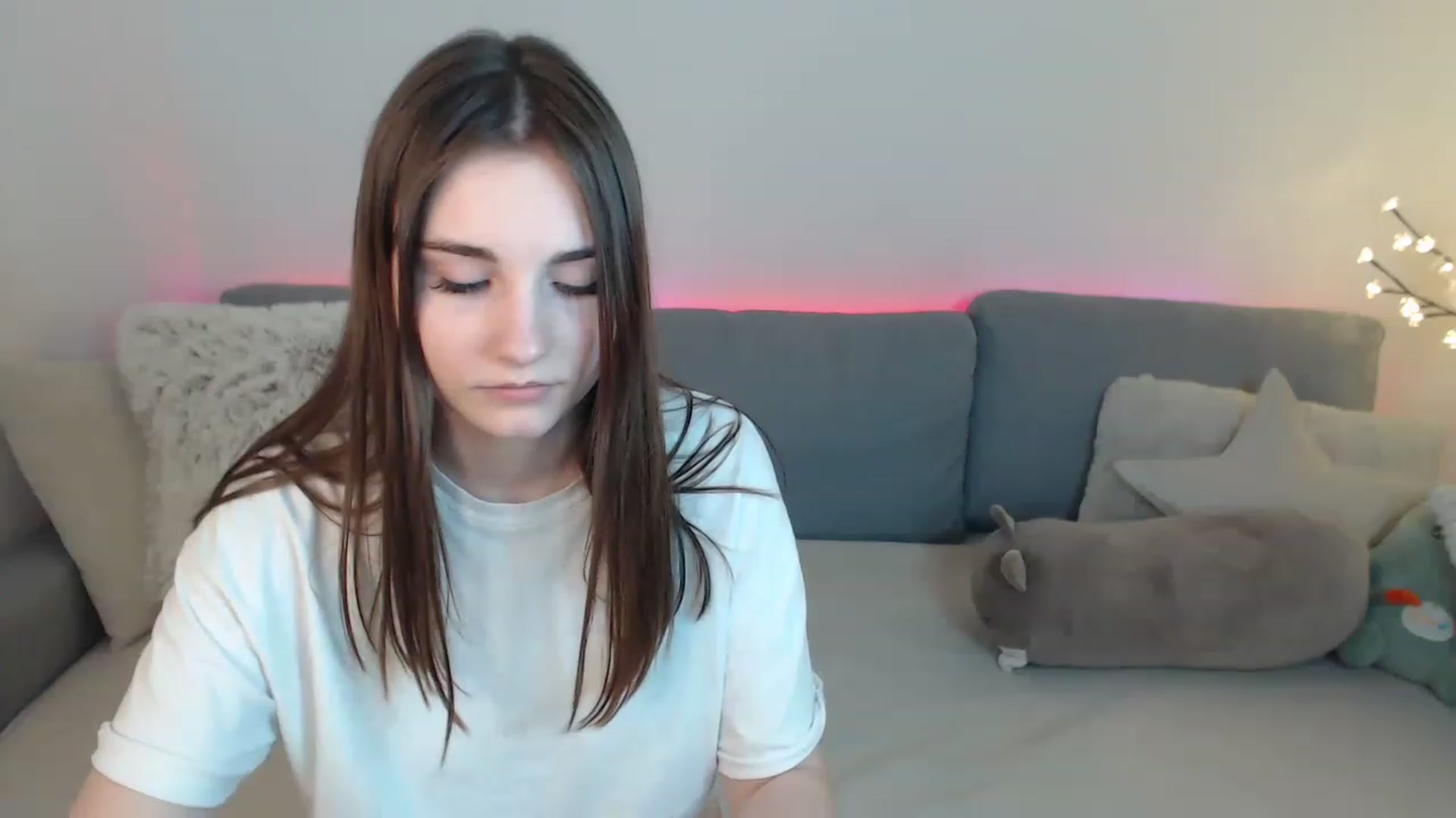 Gallery image thumbnail from LaneyGrey's myfreecams stream on, 04/04/2023, 10:58 image 9 of 20