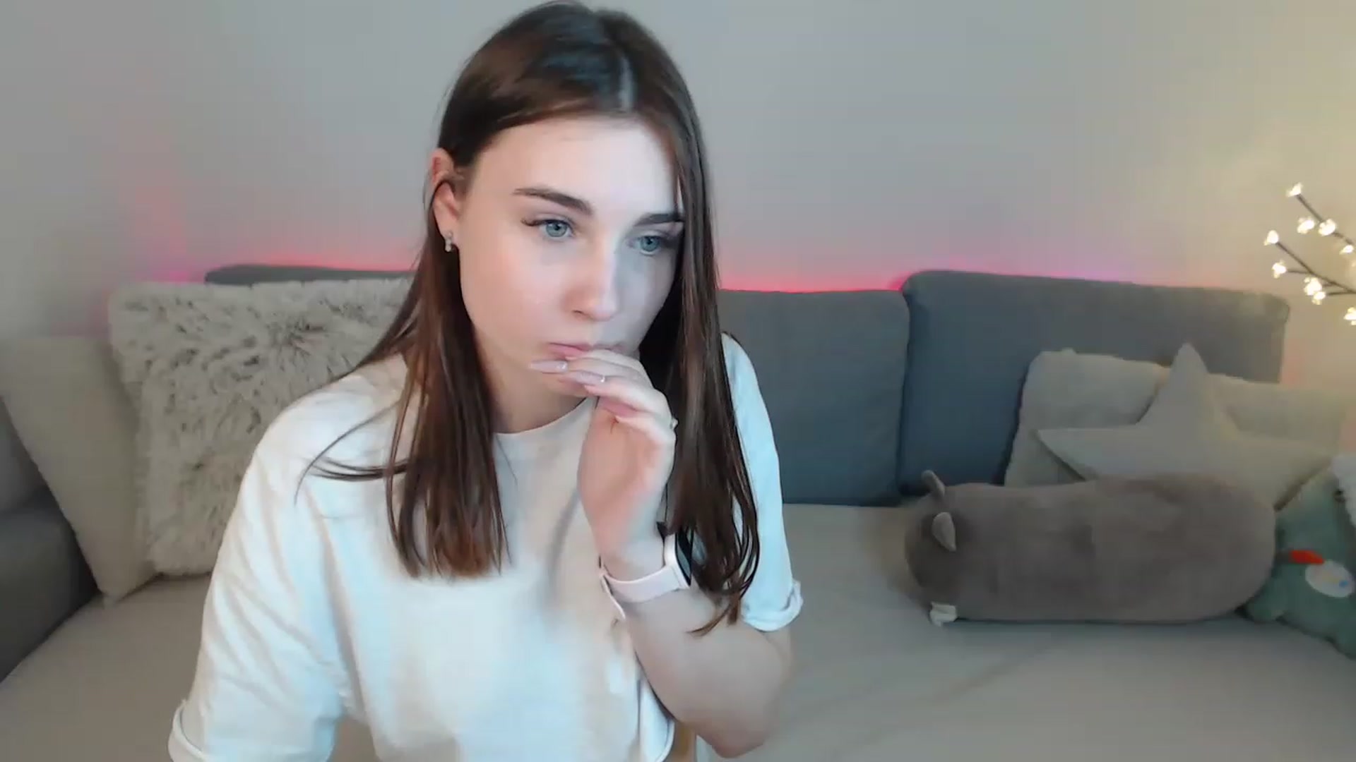 Gallery image thumbnail from LaneyGrey's myfreecams stream on, 04/04/2023, 10:58 image 14 of 20