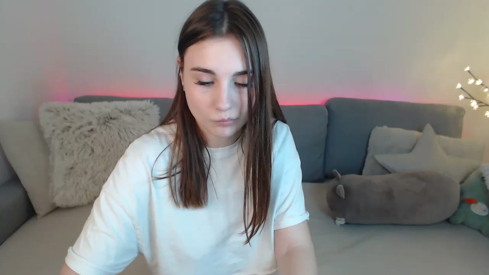Gallery image thumbnail from LaneyGrey's myfreecams stream on, 04/04/2023, 10:58 image 16 of 20