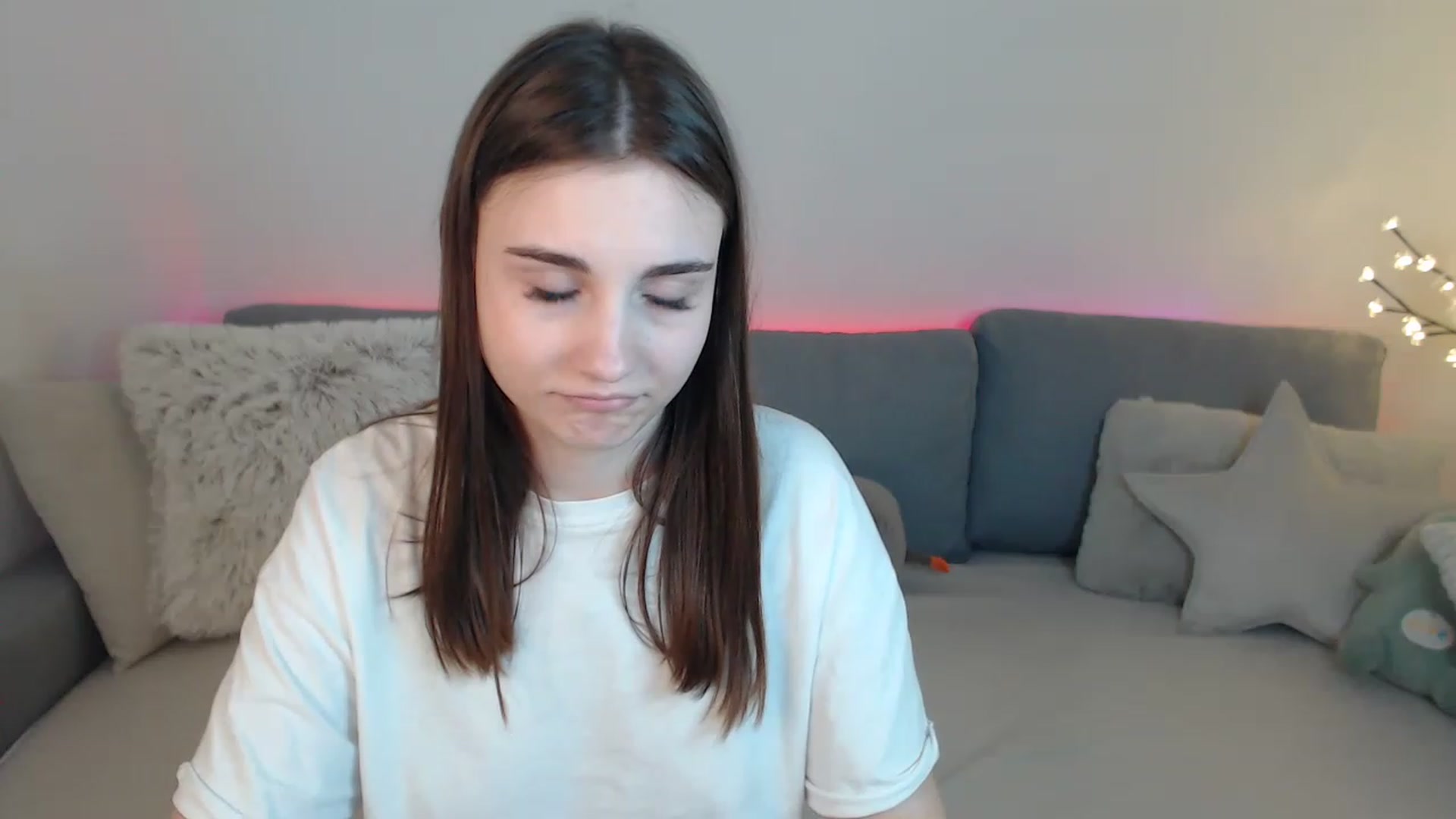 Gallery image thumbnail from LaneyGrey's myfreecams stream on, 04/04/2023, 12:13 image 5 of 20